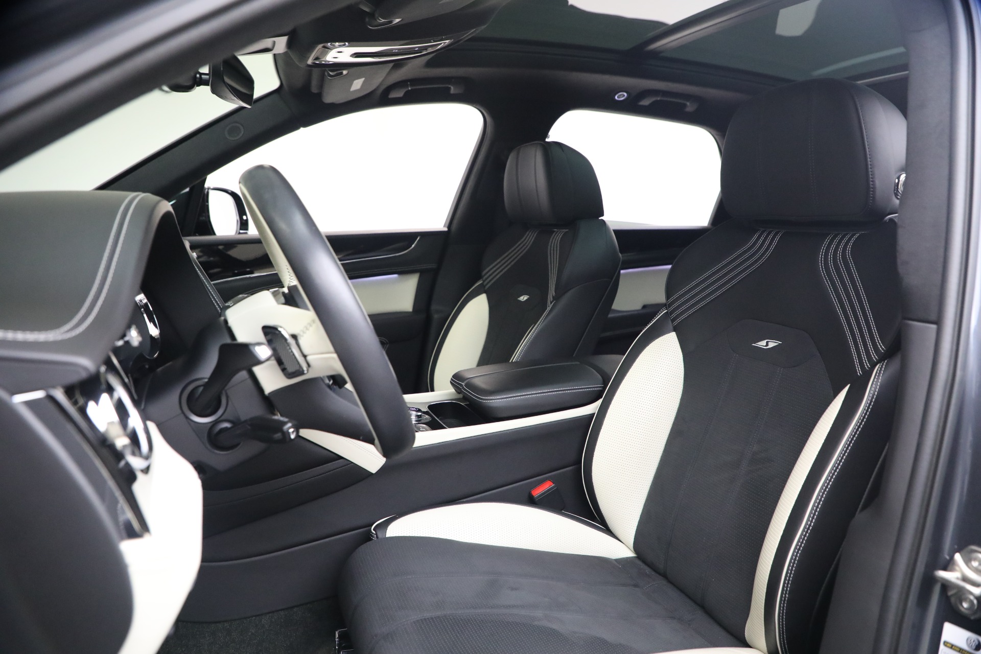 Used-2023-Bentley-Bentayga-S-V8