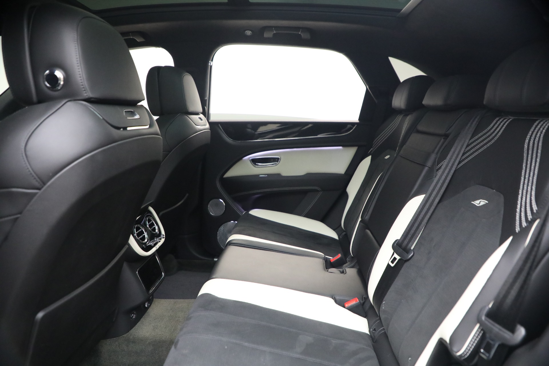 Used-2023-Bentley-Bentayga-S-V8