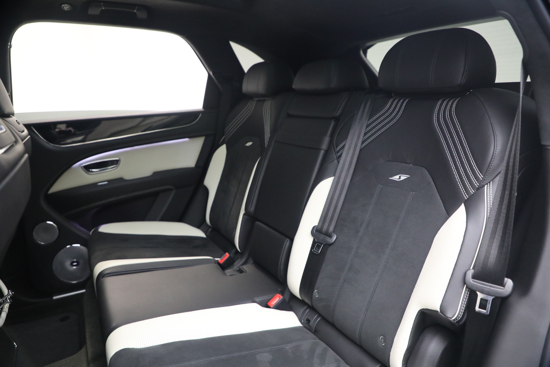 Used-2023-Bentley-Bentayga-S-V8