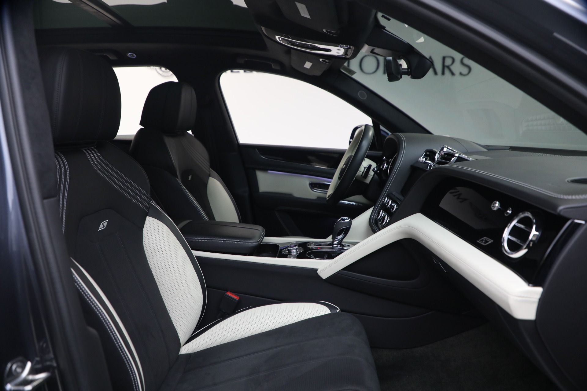 Used-2023-Bentley-Bentayga-S-V8