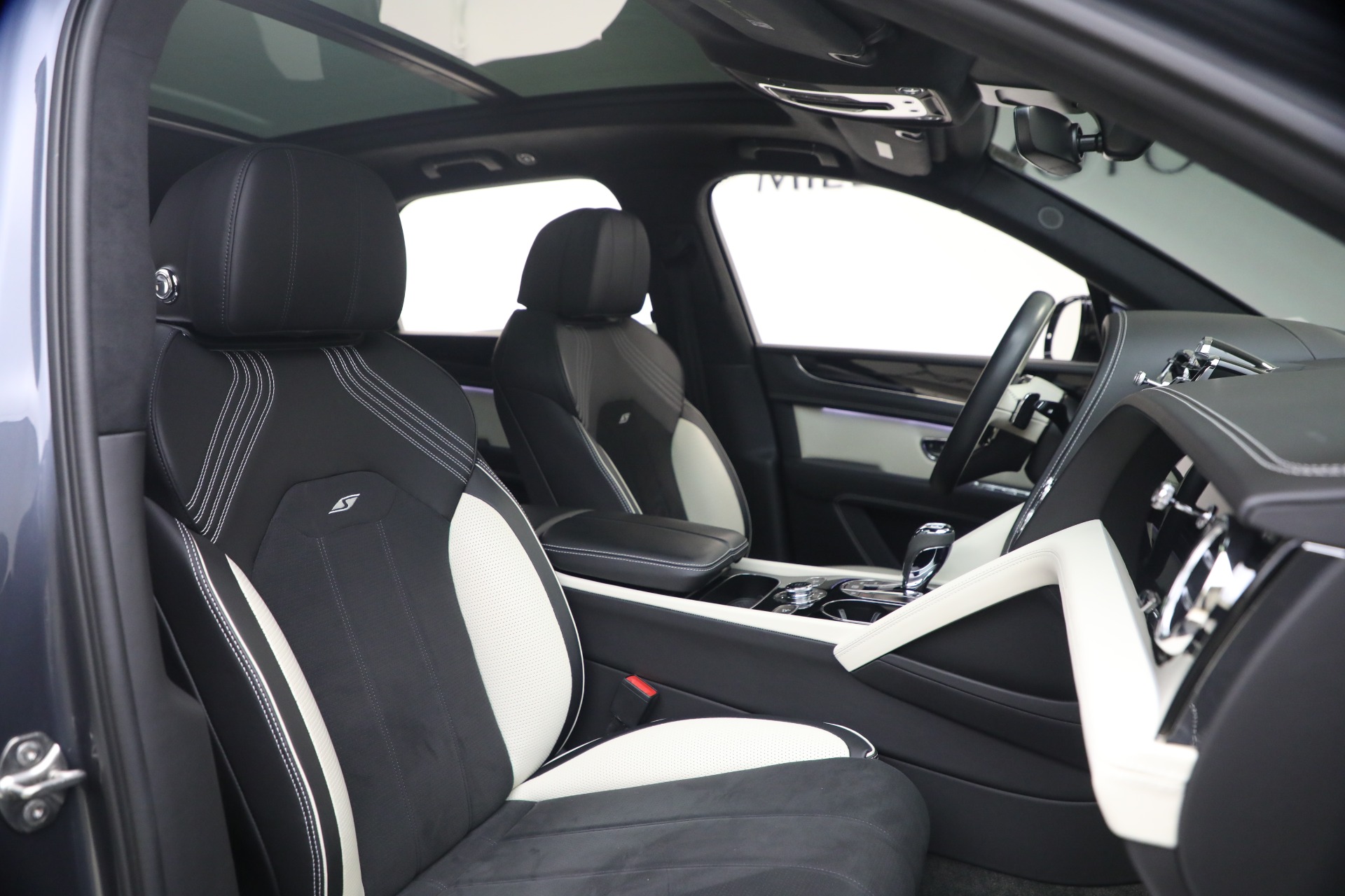 Used-2023-Bentley-Bentayga-S-V8