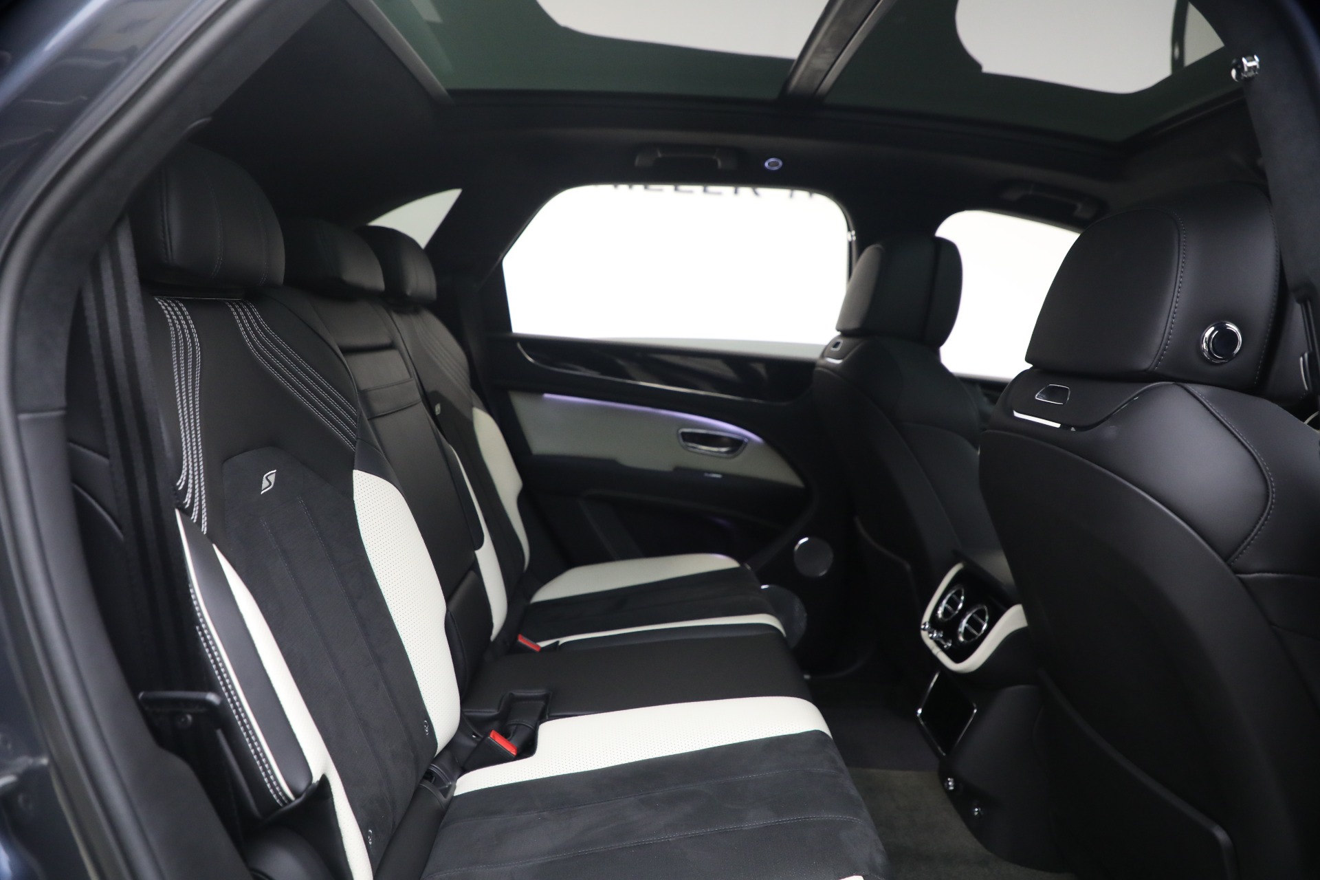 Used-2023-Bentley-Bentayga-S-V8