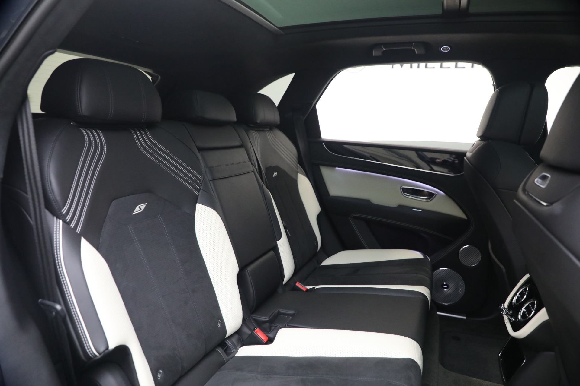 Used-2023-Bentley-Bentayga-S-V8