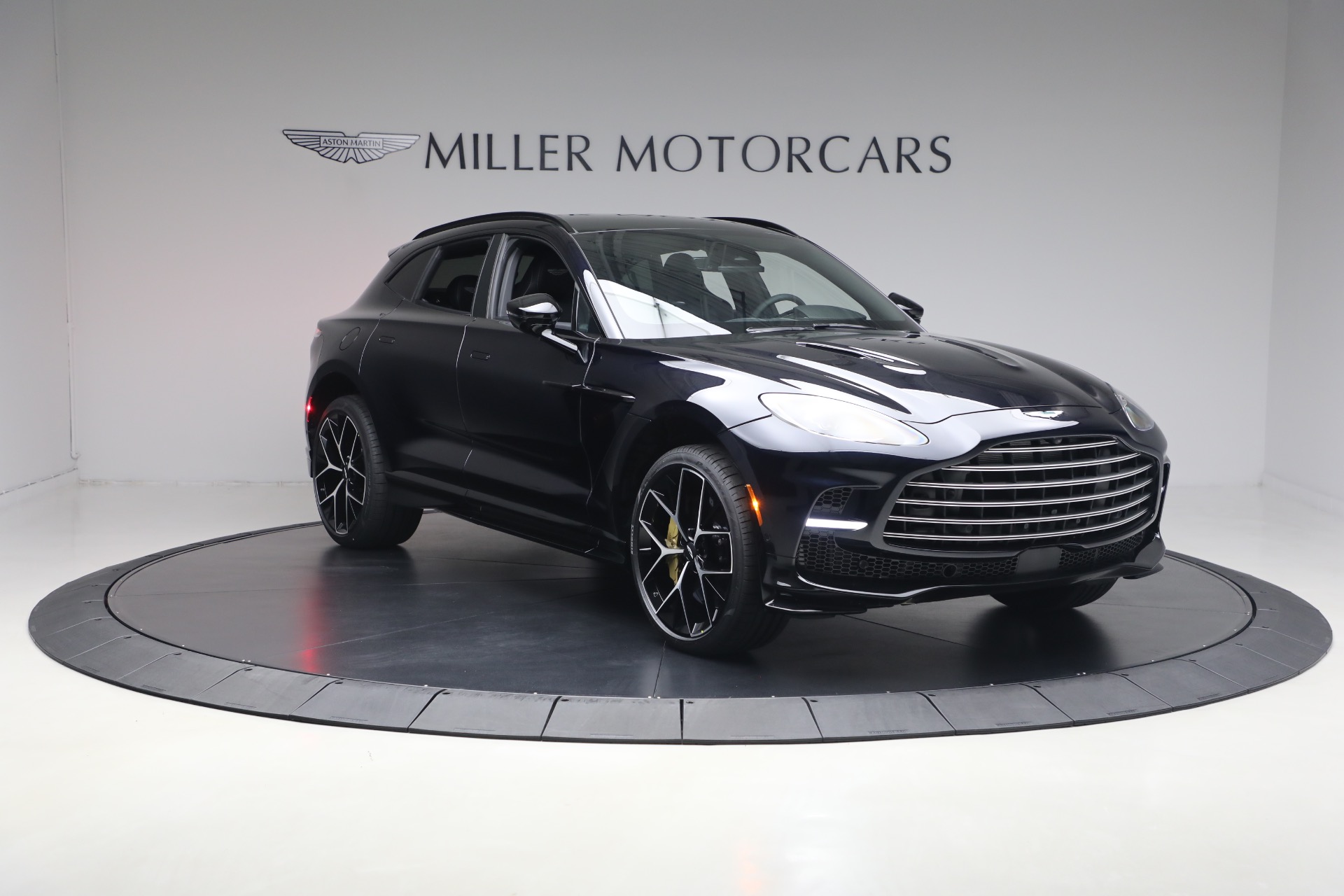 New-2026-Aston-Martin-DBX-707