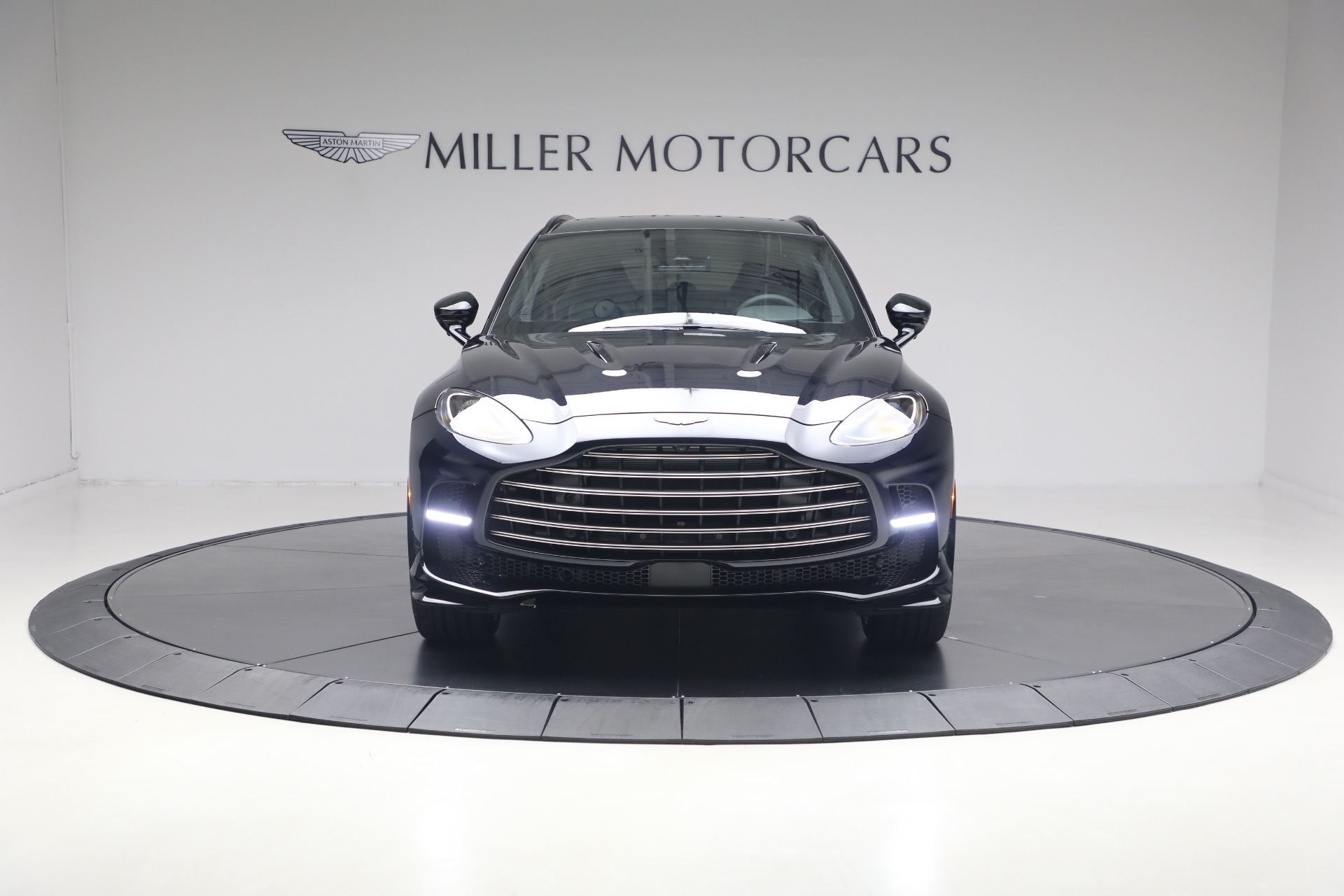 New-2026-Aston-Martin-DBX-707