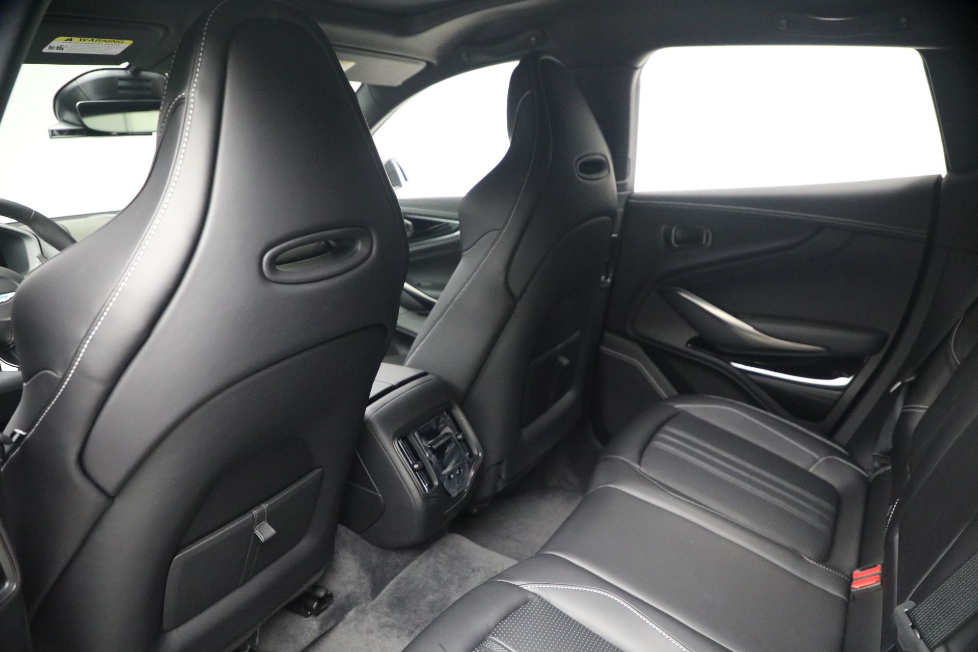 New-2026-Aston-Martin-DBX-707