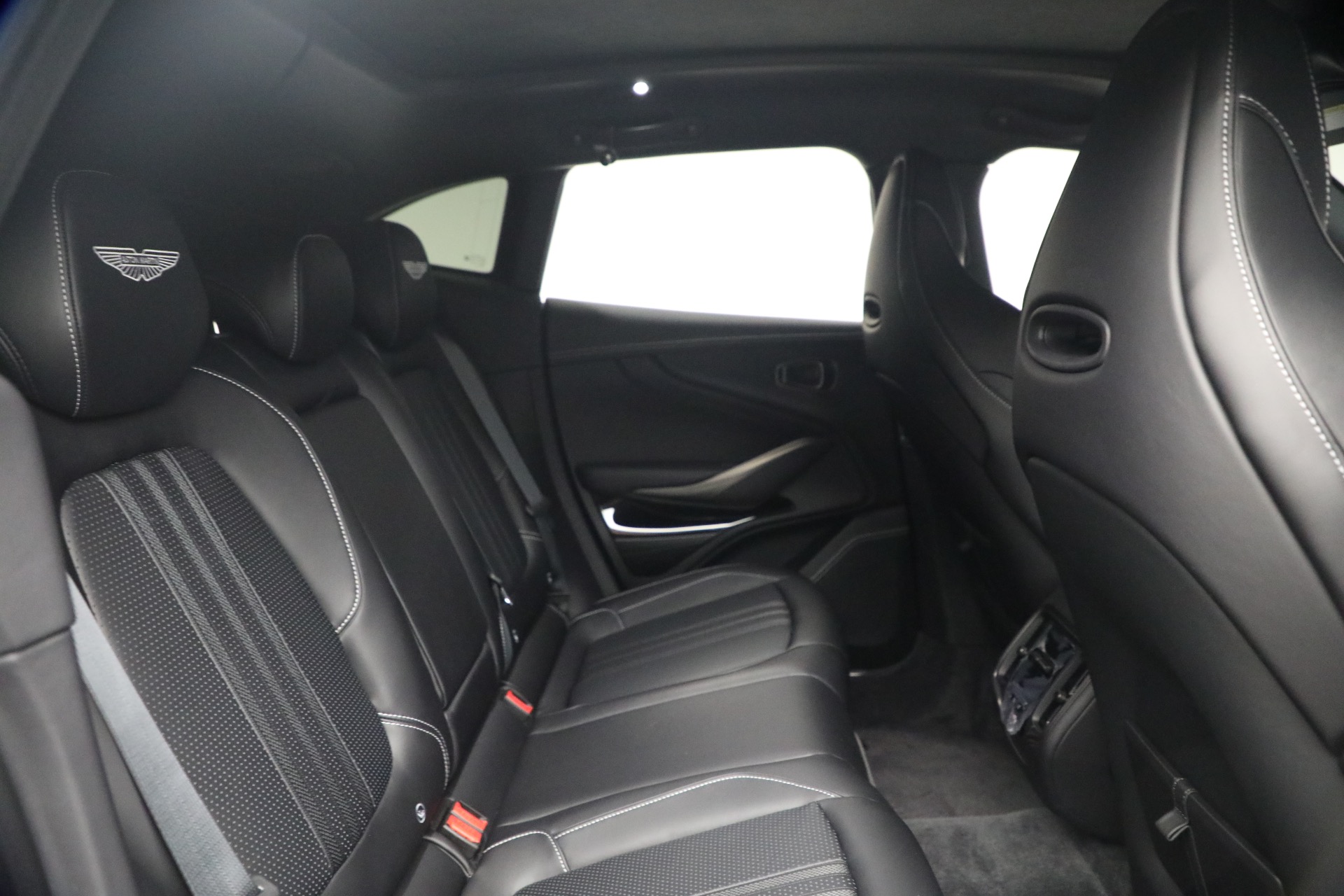 New-2026-Aston-Martin-DBX-707