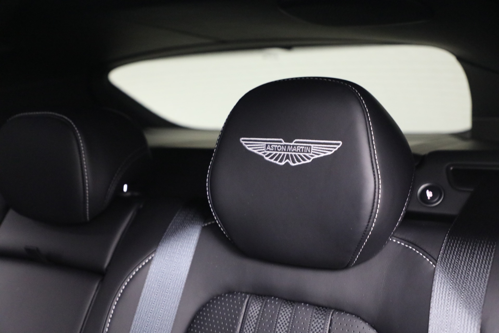 New-2026-Aston-Martin-DBX-707