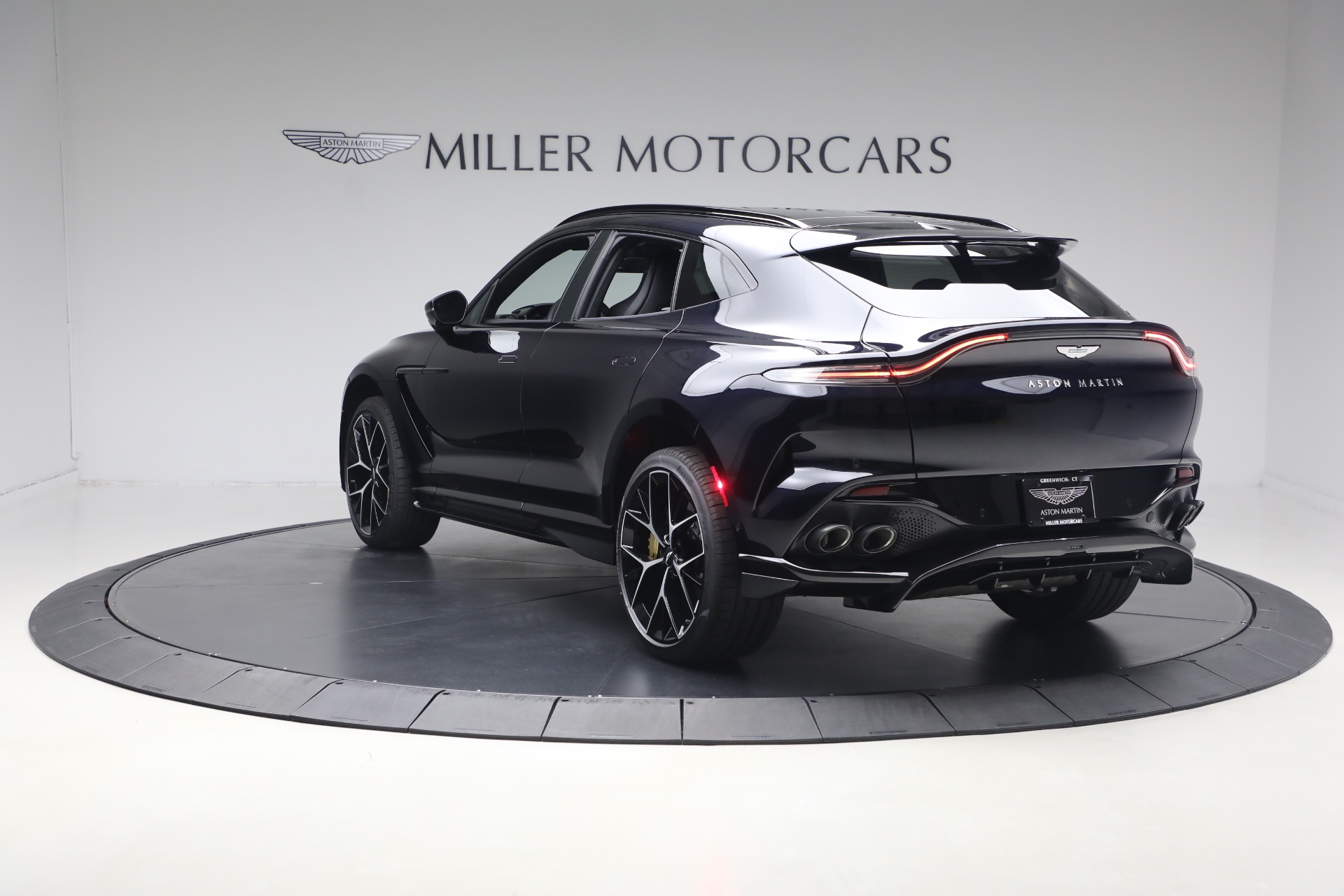 New-2026-Aston-Martin-DBX-707