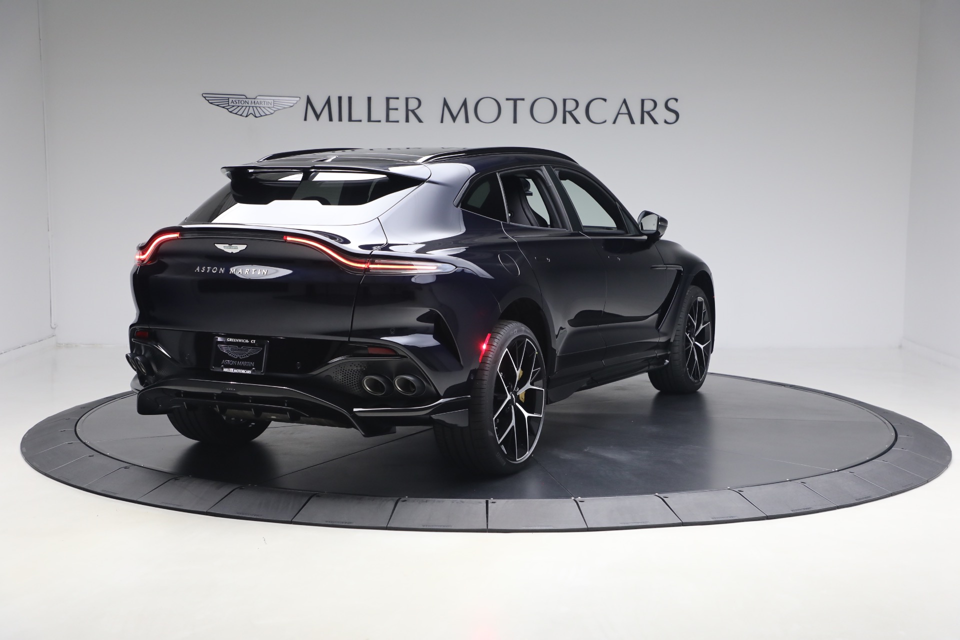 New-2026-Aston-Martin-DBX-707