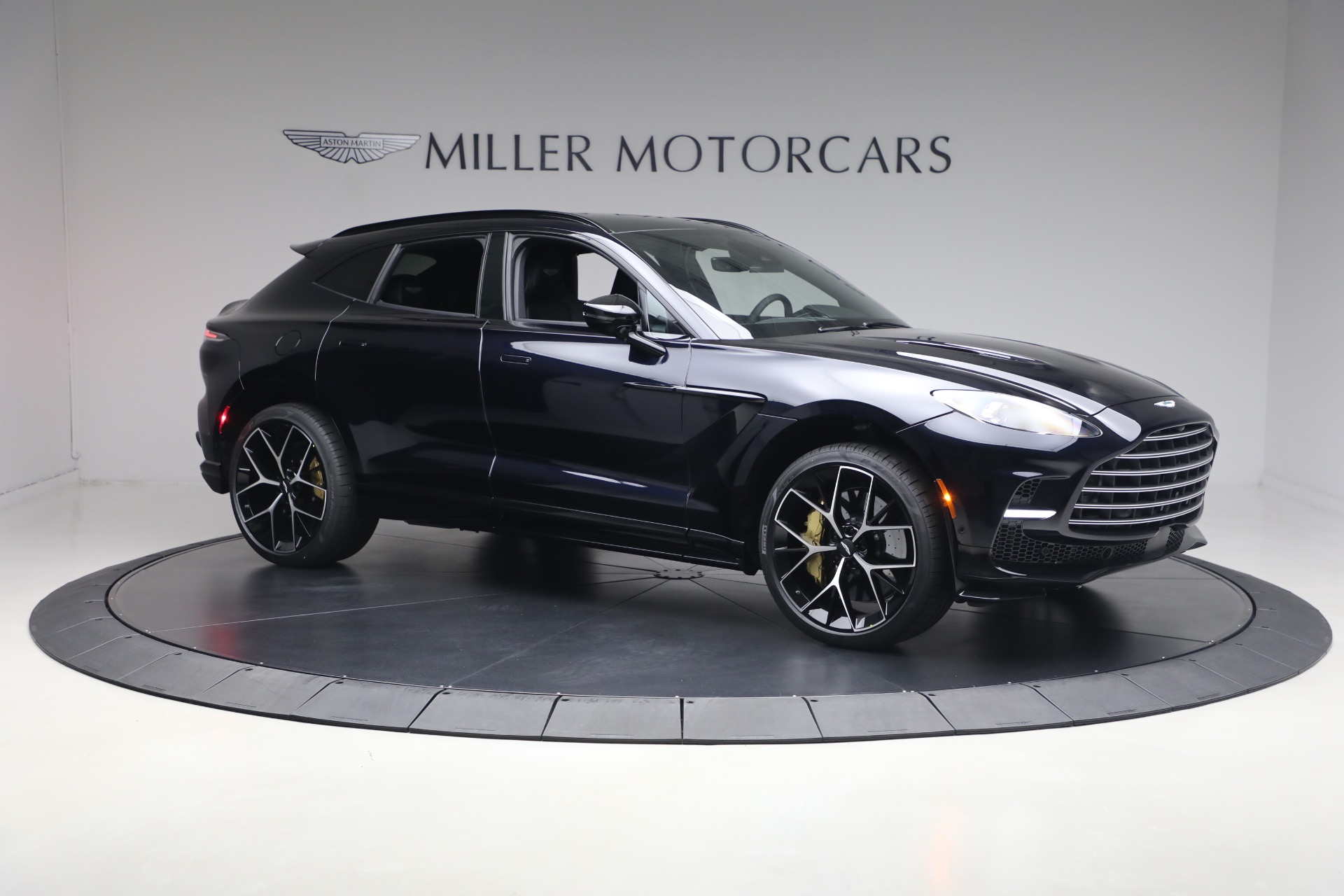 New-2026-Aston-Martin-DBX-707