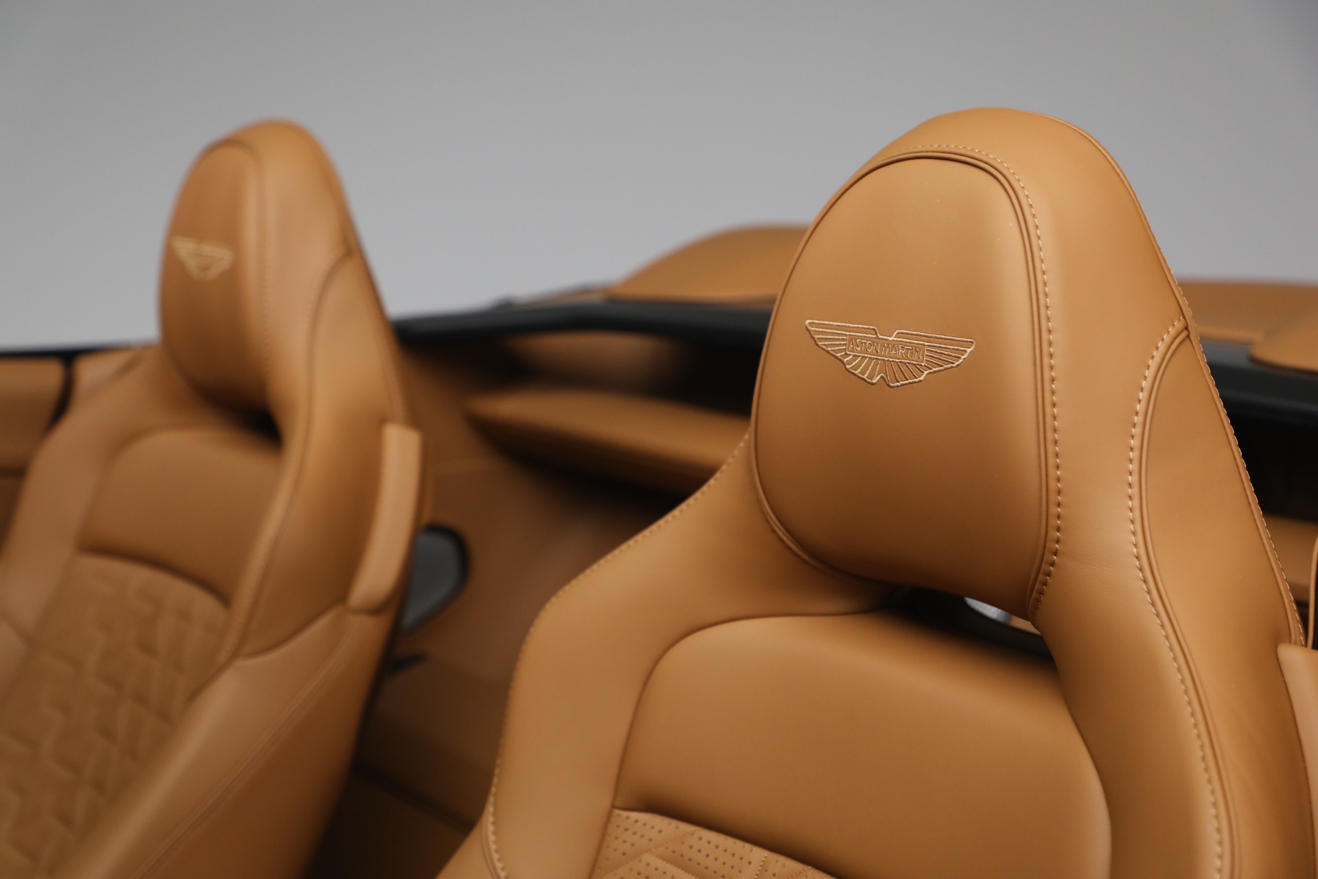 New-2026-Aston-Martin-Vanquish-Volante