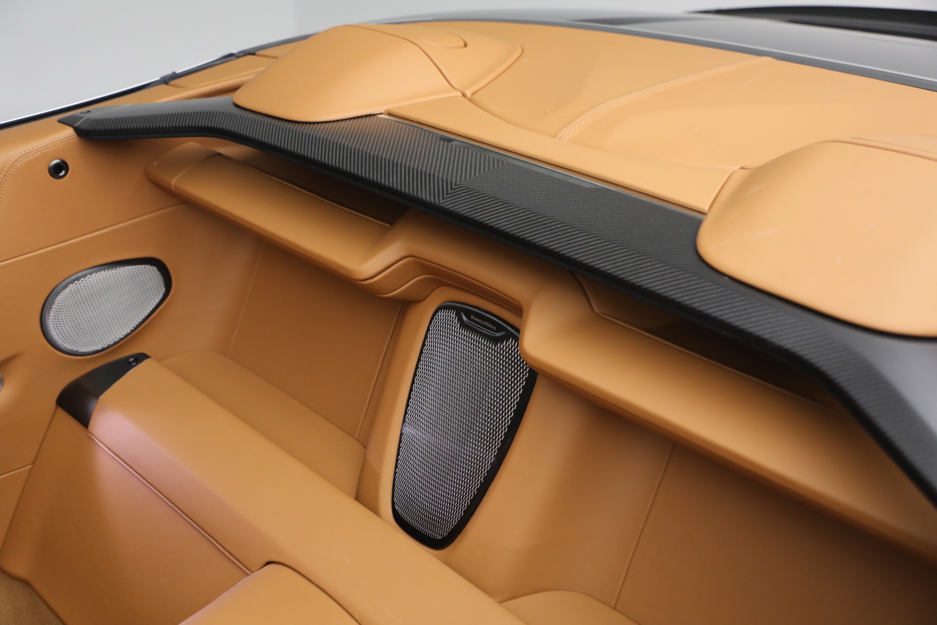 New-2026-Aston-Martin-Vanquish-Volante