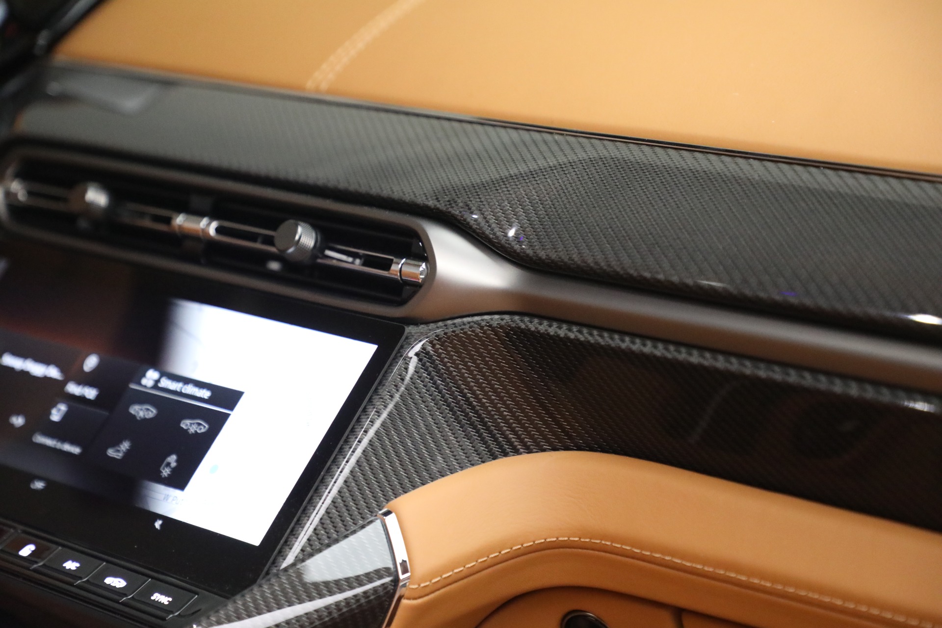 New-2026-Aston-Martin-Vanquish-Volante
