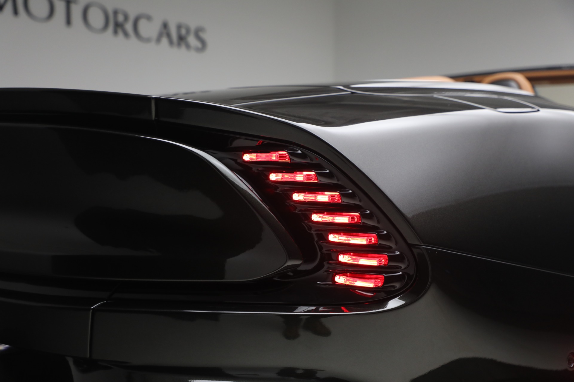 New-2026-Aston-Martin-Vanquish-Volante