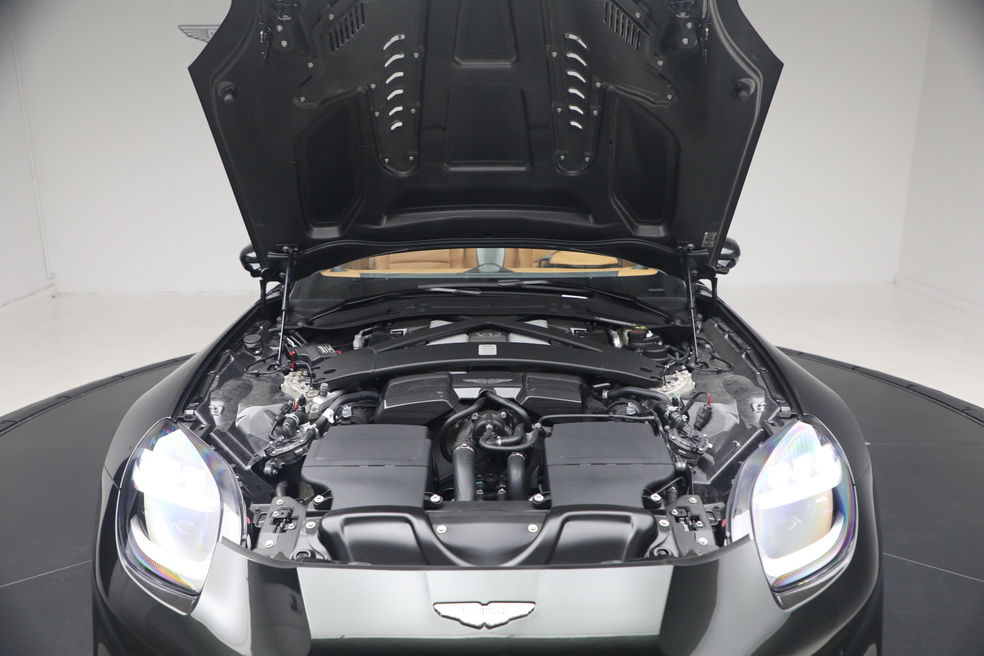 New-2026-Aston-Martin-Vanquish-Volante