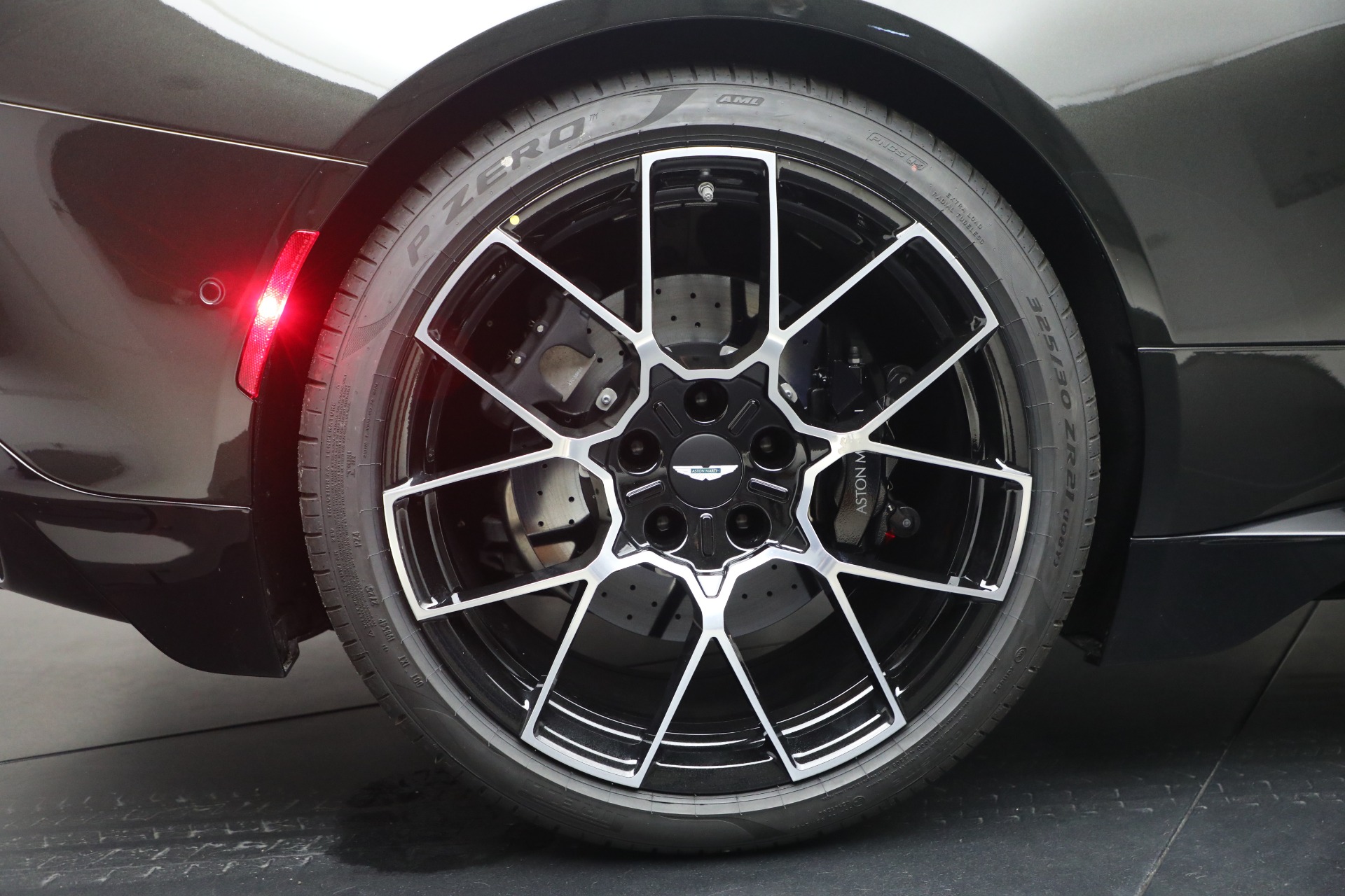 New-2026-Aston-Martin-Vanquish-Volante