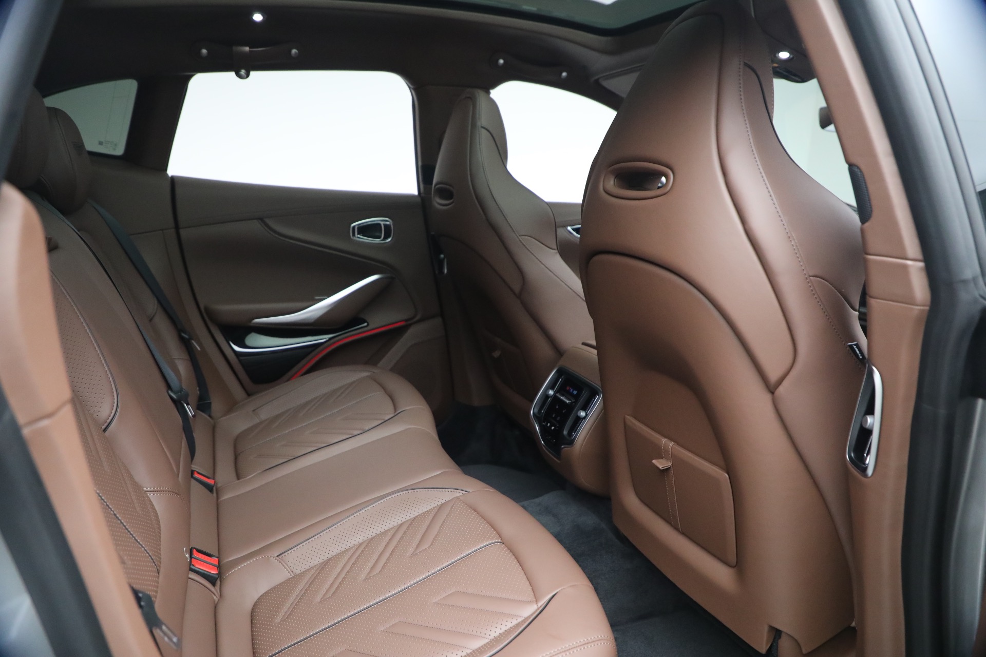 Used-2026-Aston-Martin-DBX-S