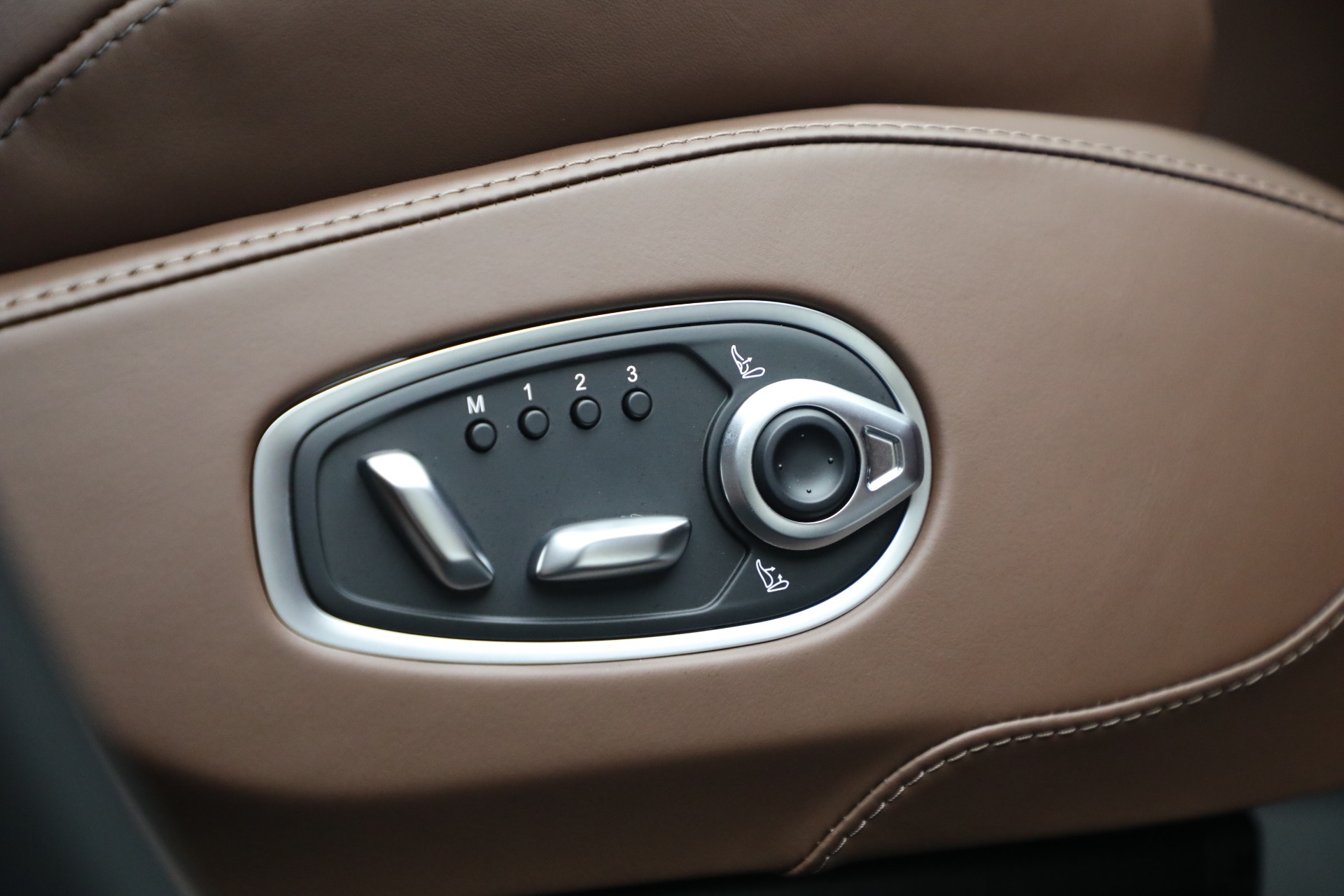 Used-2026-Aston-Martin-DBX-S