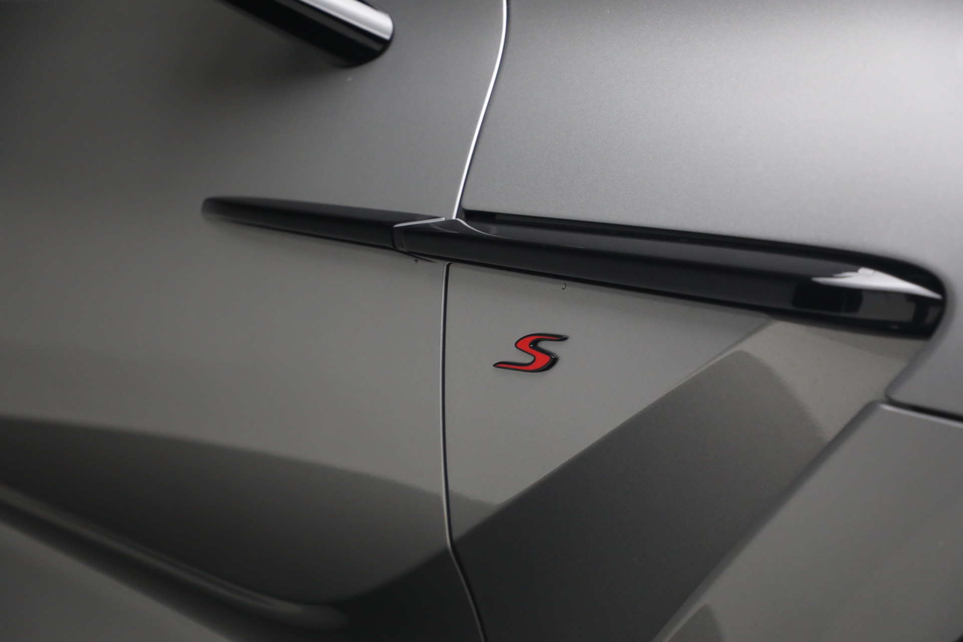 Used-2026-Aston-Martin-DBX-S