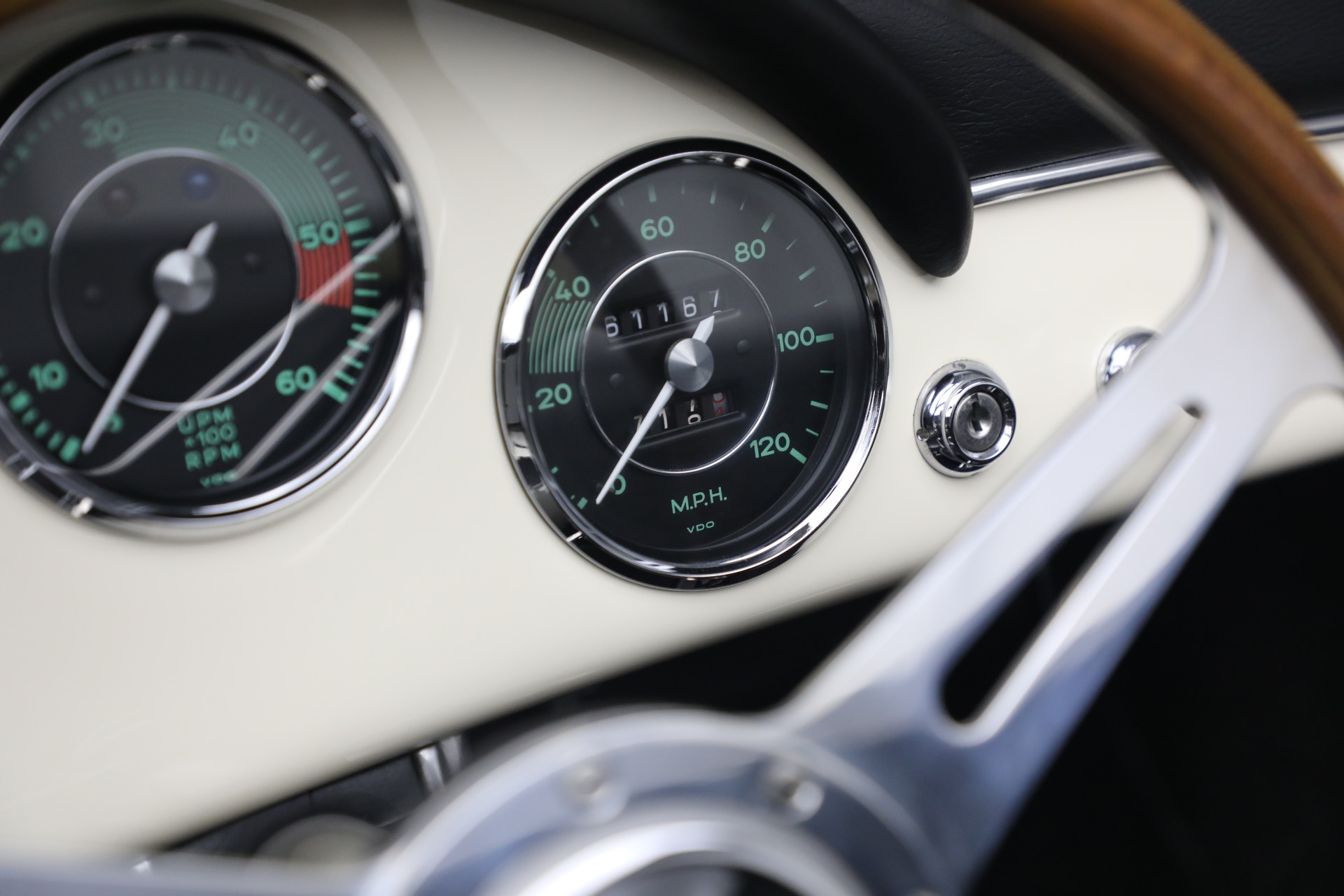 Used-1957-Porsche-356-Speedster-1600-Super