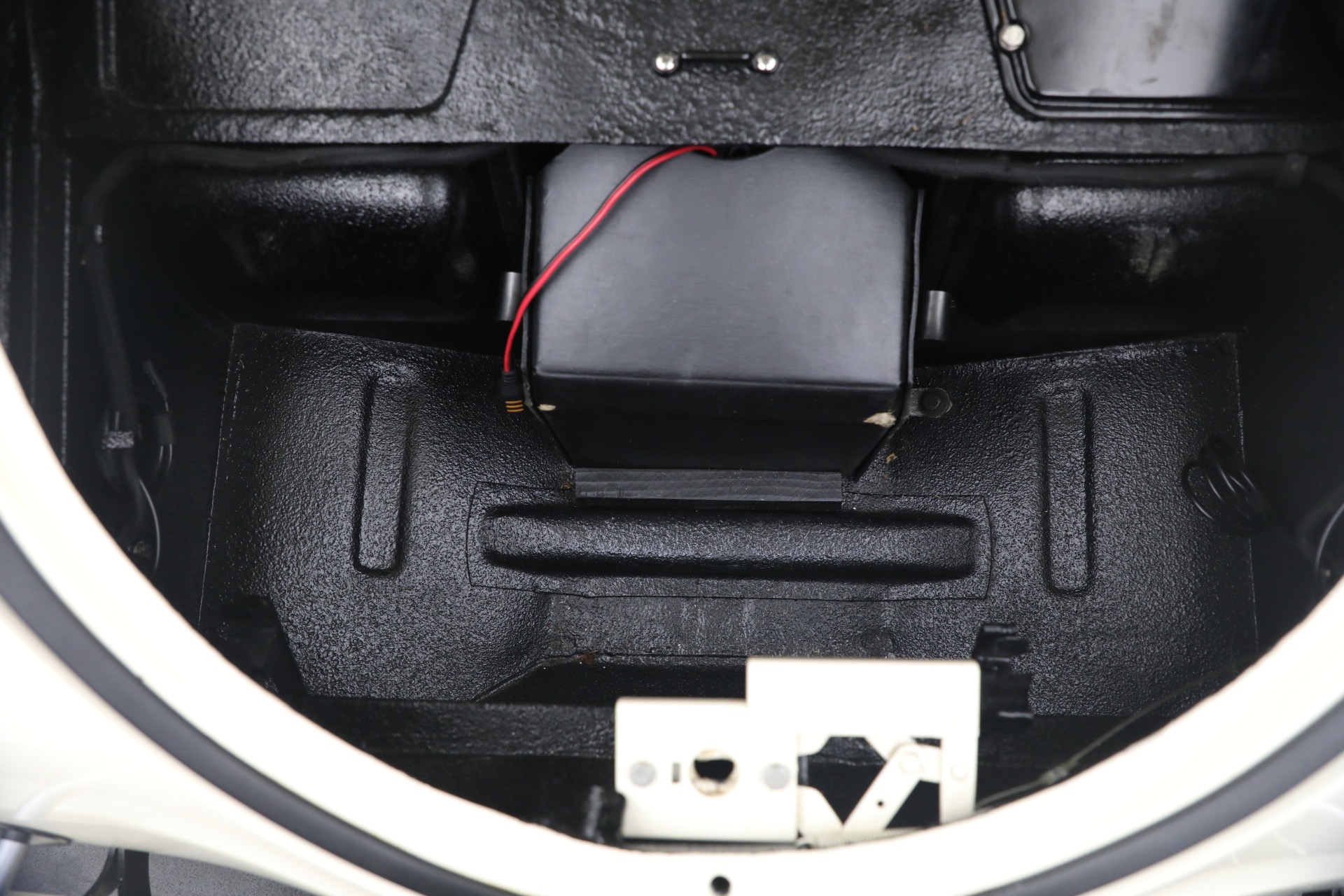 Used-1957-Porsche-356-Speedster-1600-Super