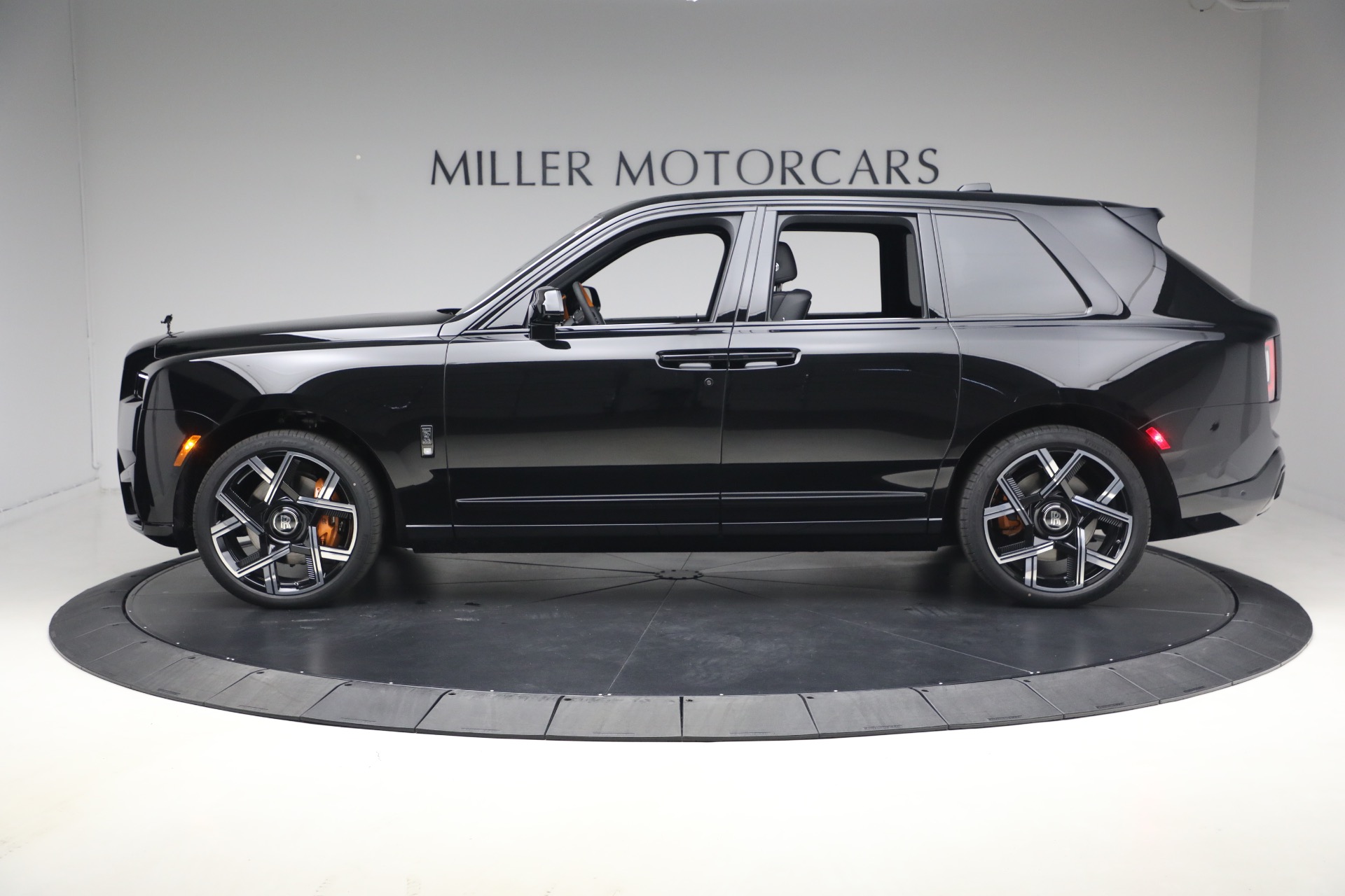 New-2026-Rolls-Royce-Black-Badge-Cullinan