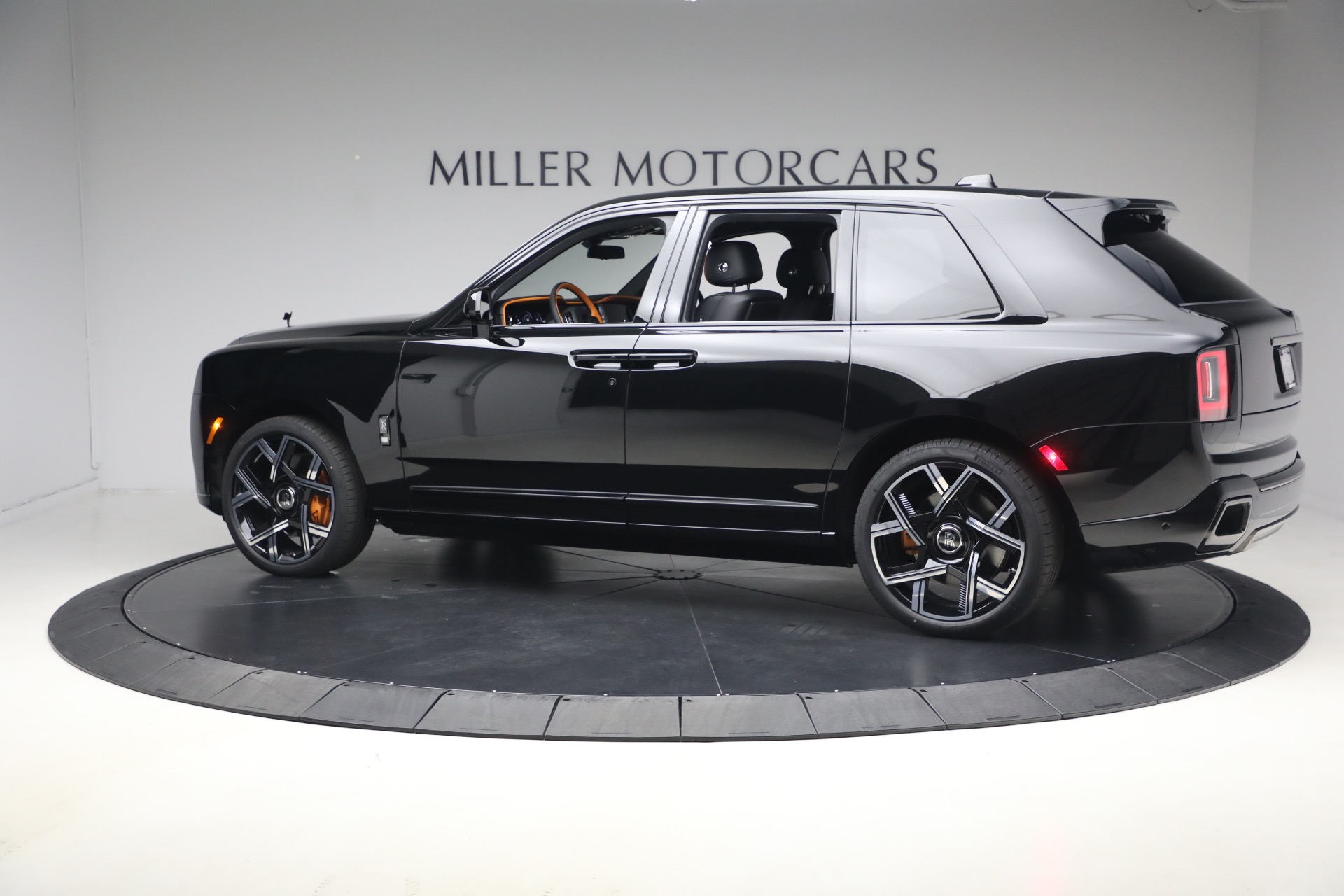 New-2026-Rolls-Royce-Black-Badge-Cullinan