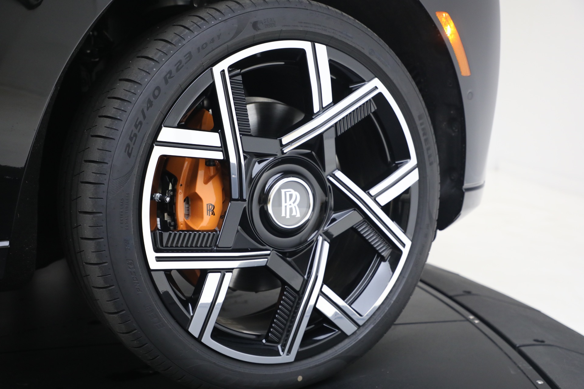 New-2026-Rolls-Royce-Black-Badge-Cullinan