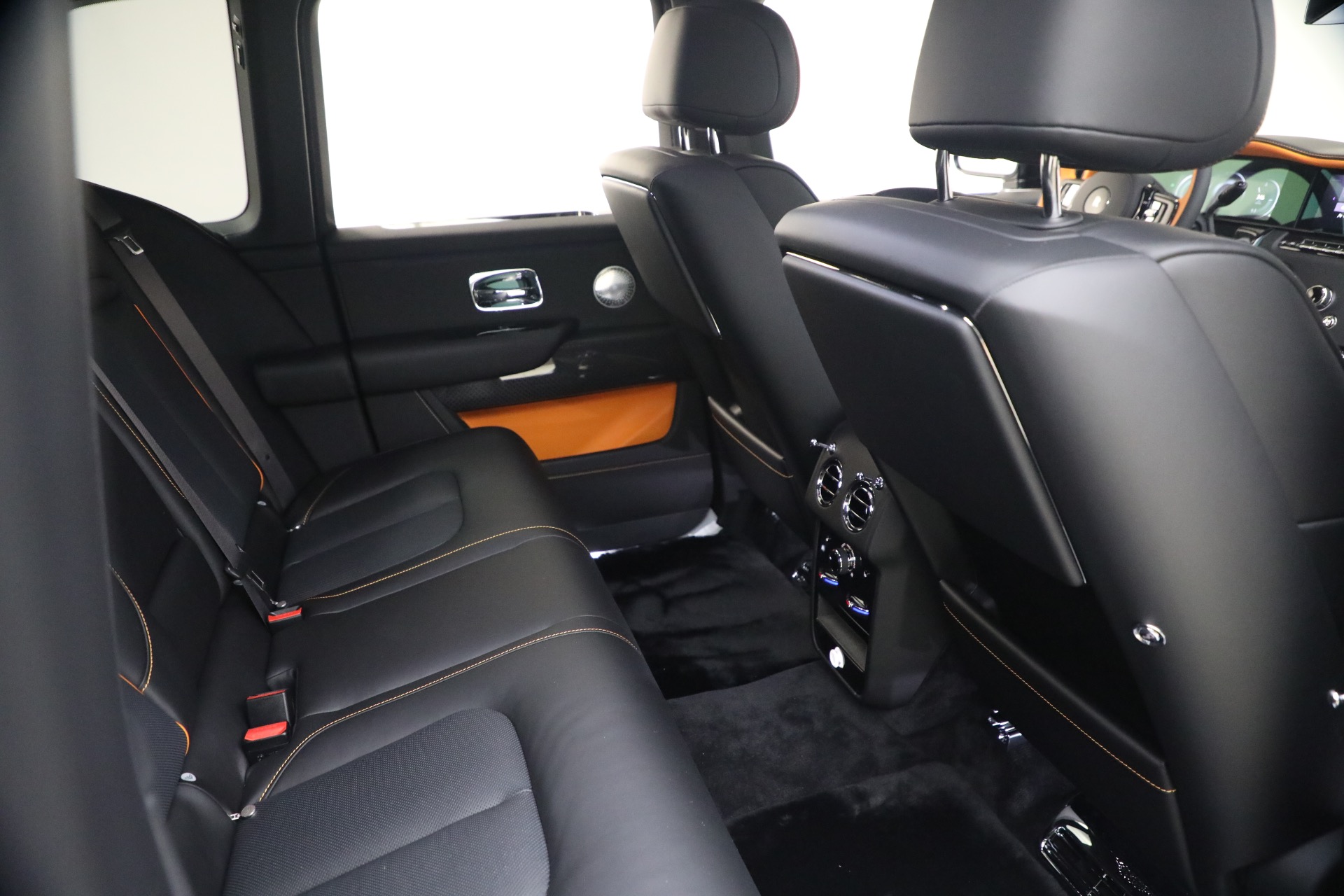 New-2026-Rolls-Royce-Black-Badge-Cullinan