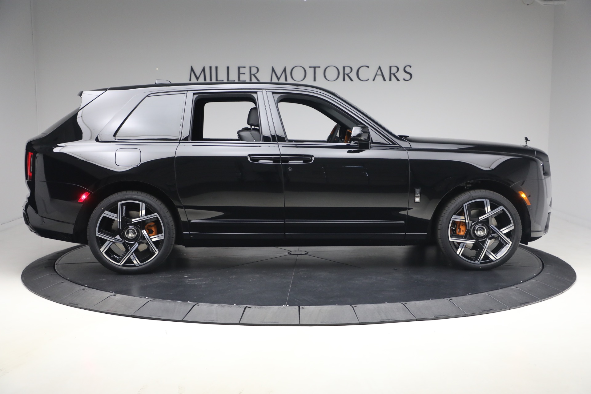 New-2026-Rolls-Royce-Black-Badge-Cullinan