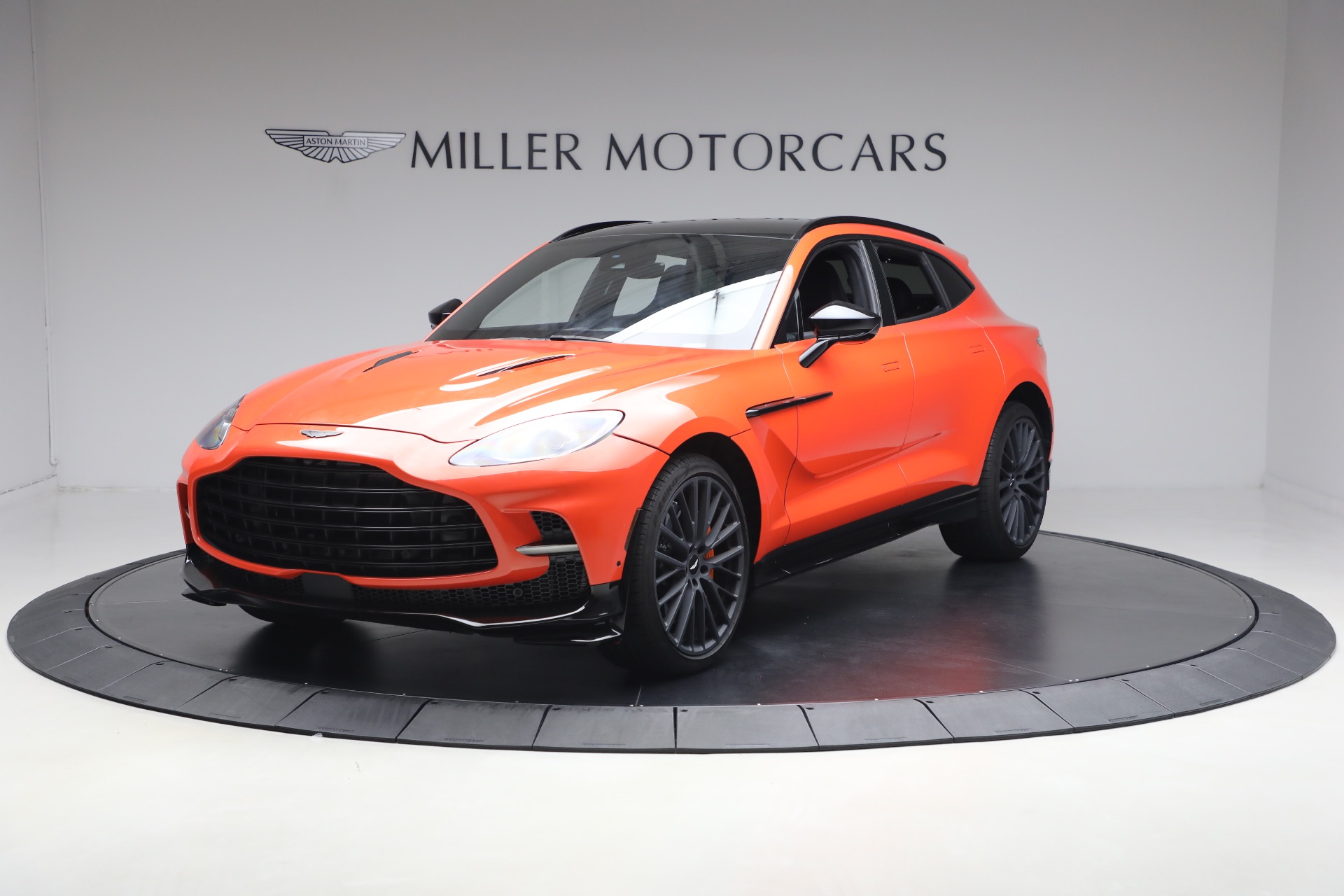 Used-2023-Aston-Martin-DBX-707