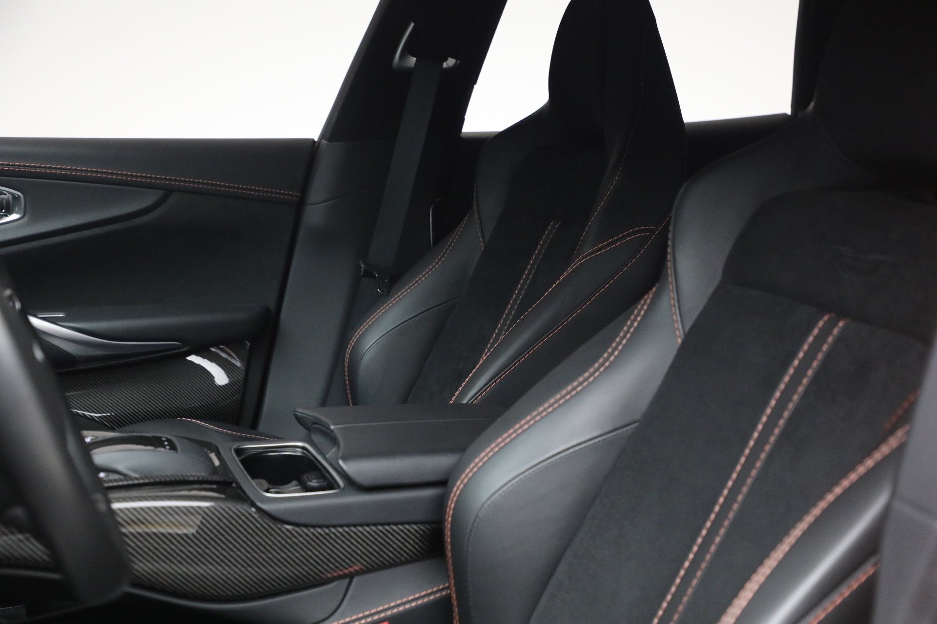 Used-2023-Aston-Martin-DBX-707