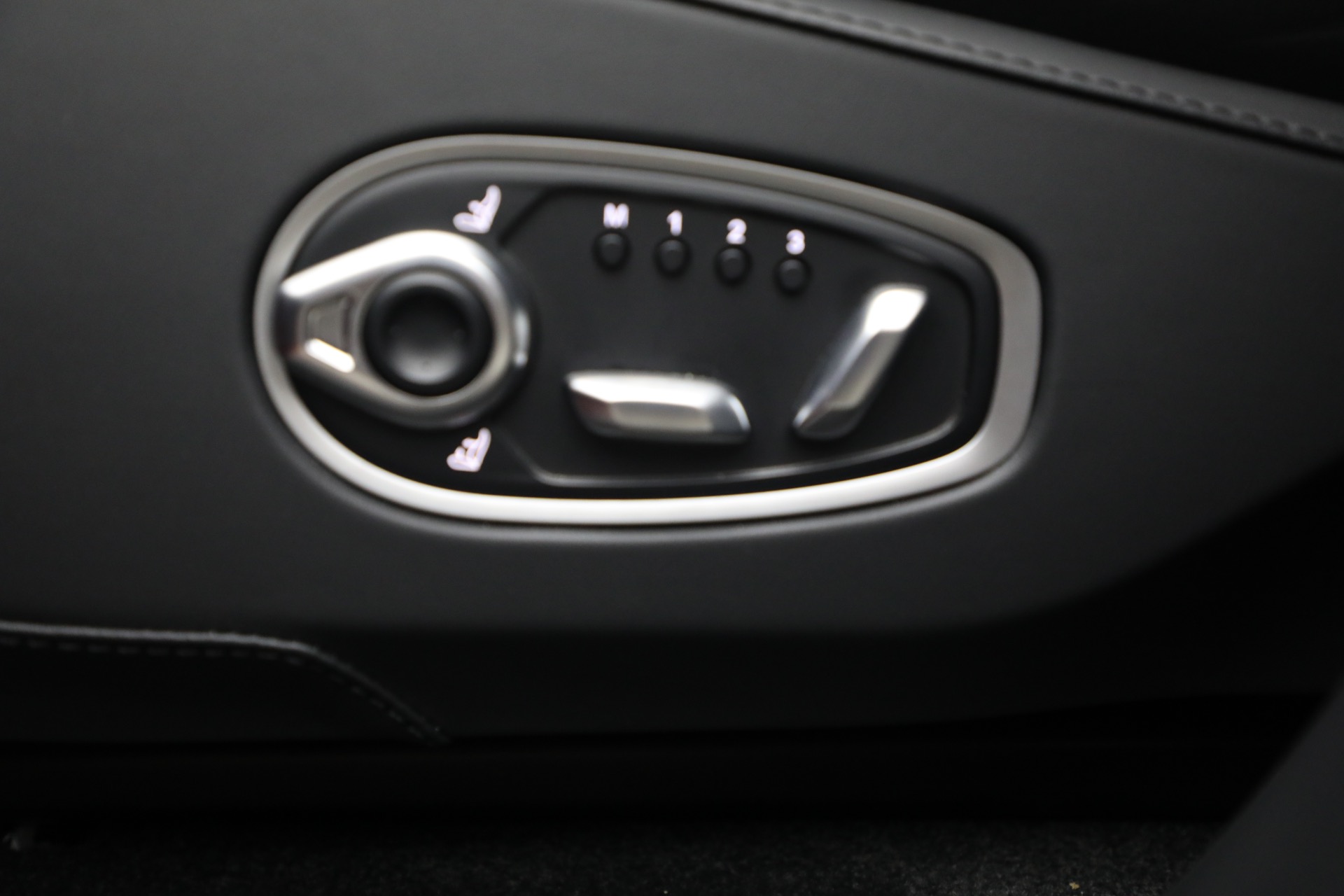 Used-2023-Aston-Martin-DBX-707