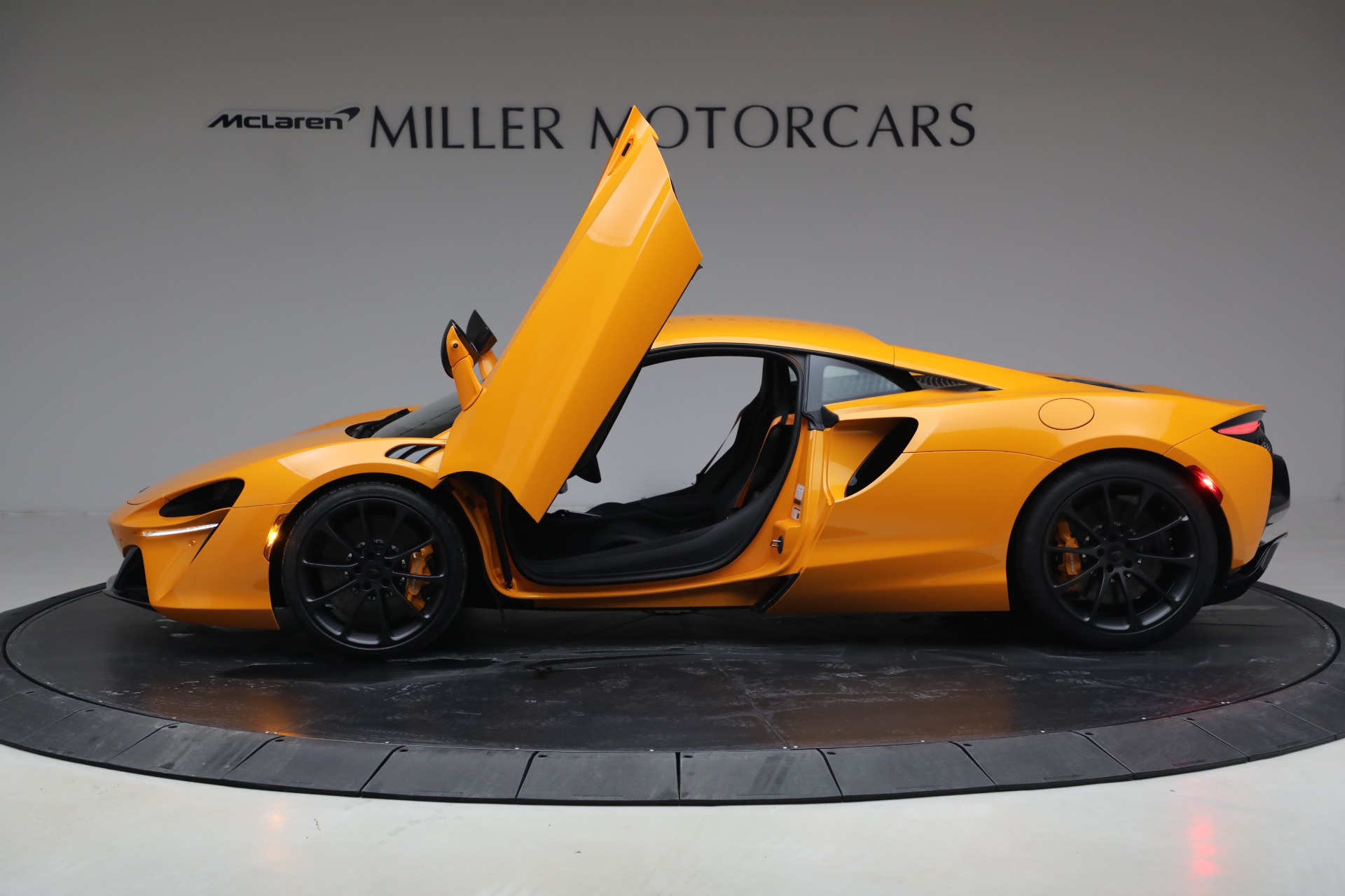 New-2026-McLaren-Artura-TechLux
