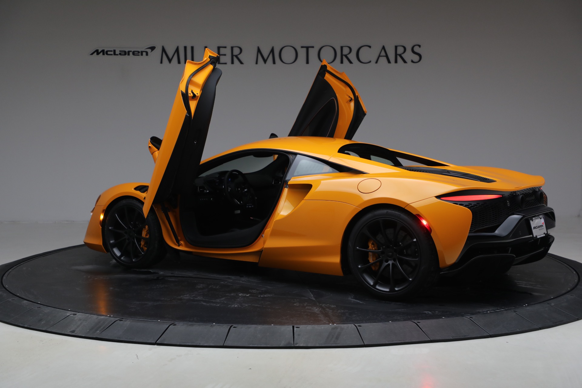 New-2026-McLaren-Artura-TechLux