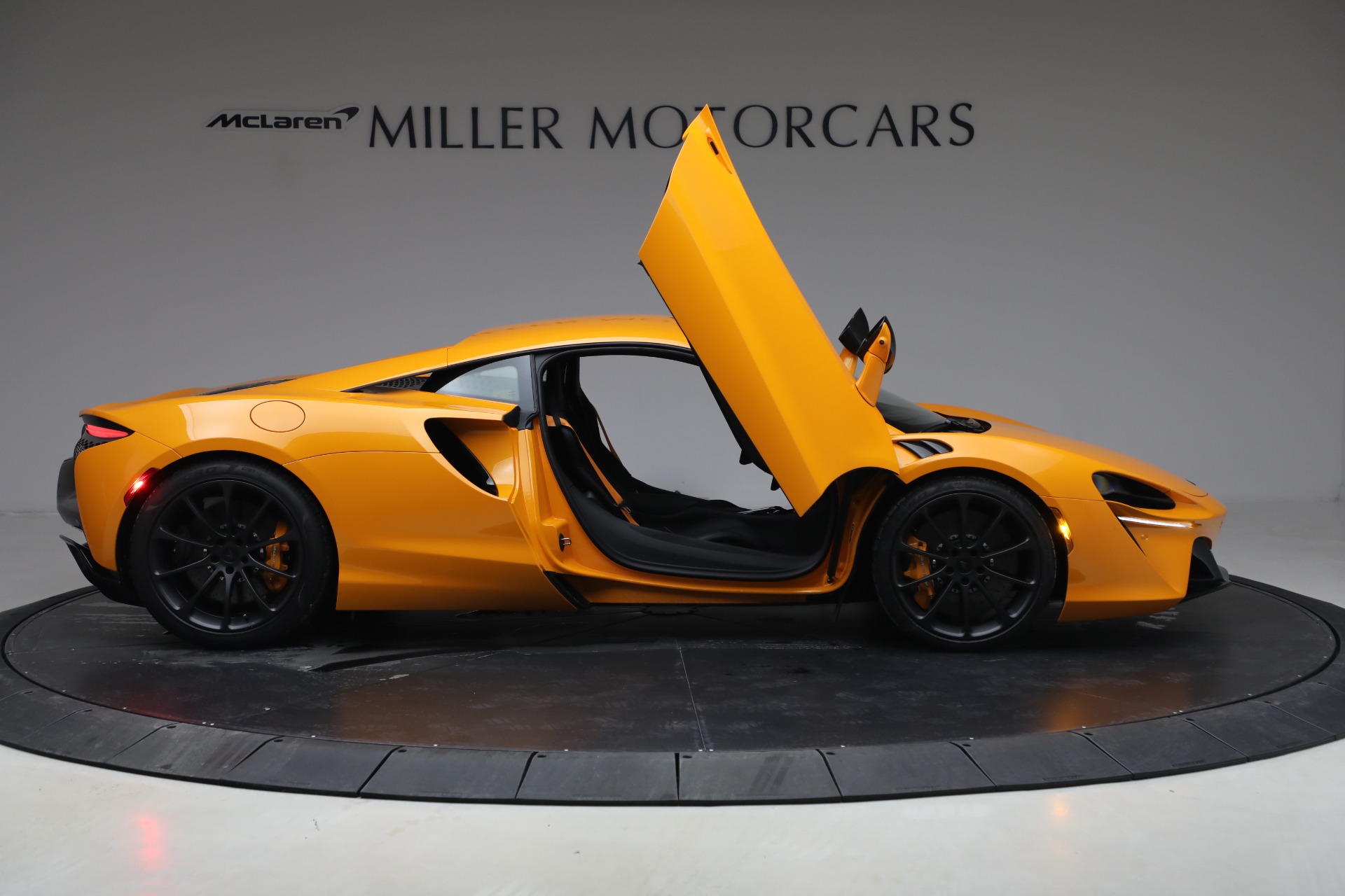 New-2026-McLaren-Artura-TechLux