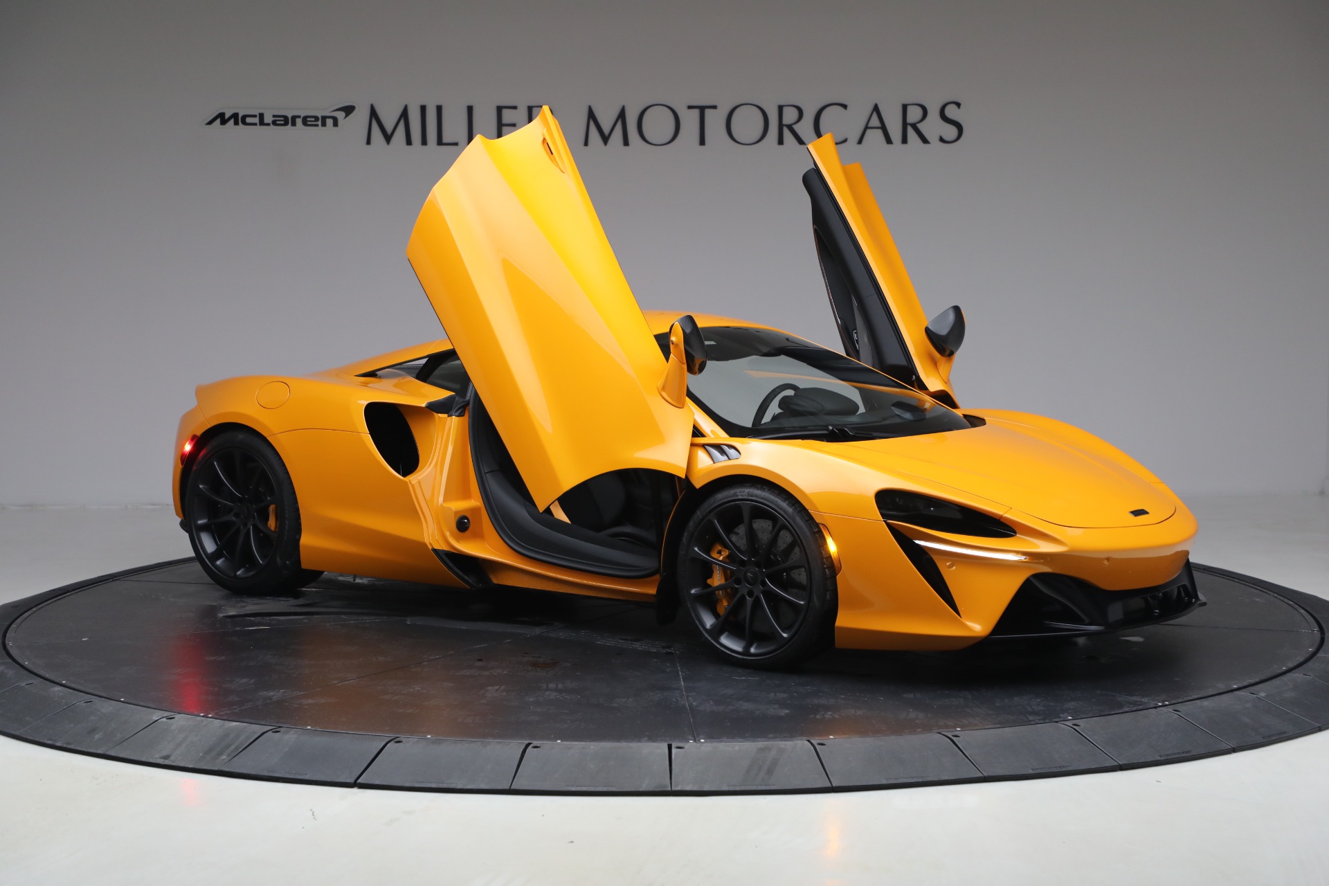 New-2026-McLaren-Artura-TechLux