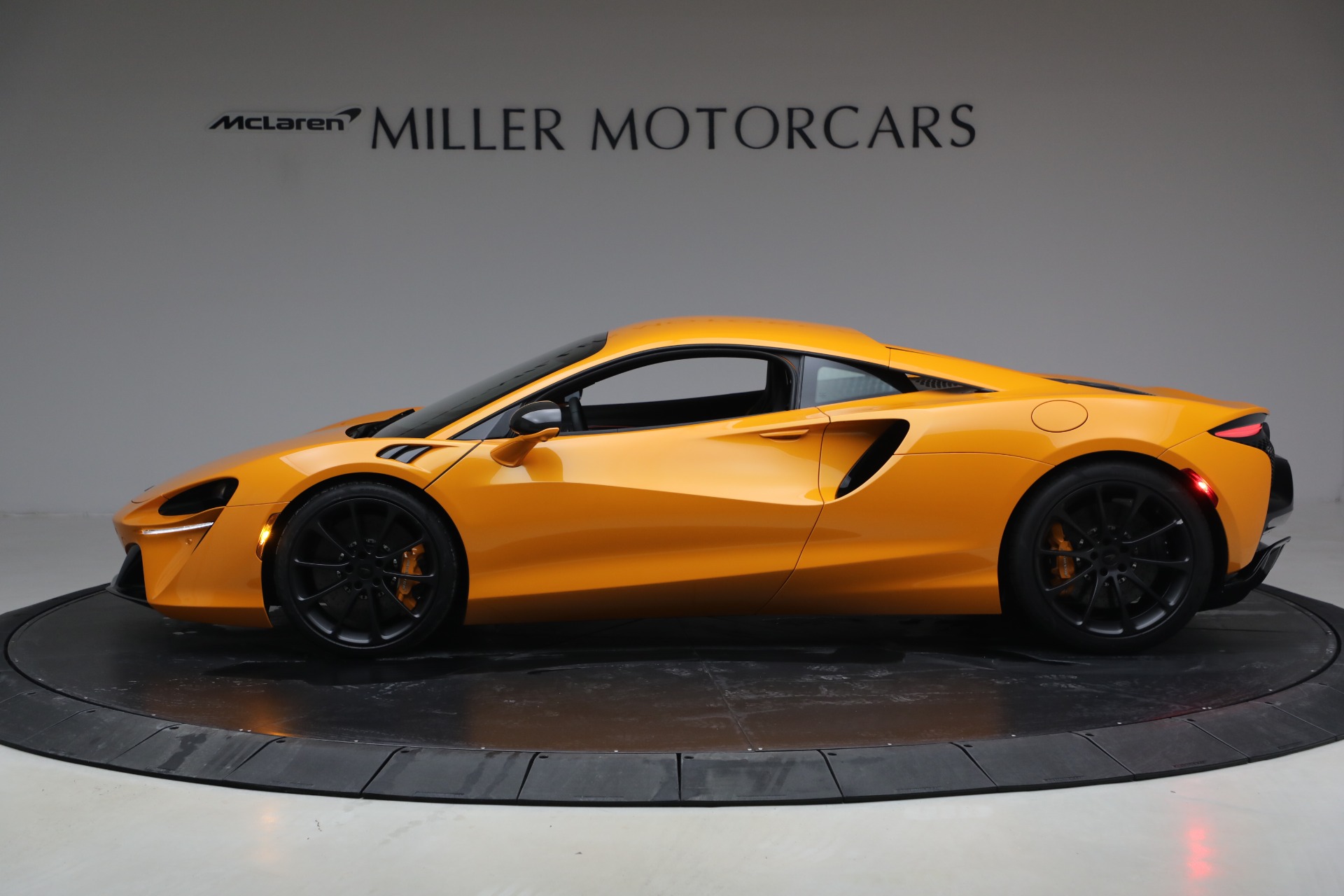New-2026-McLaren-Artura-TechLux