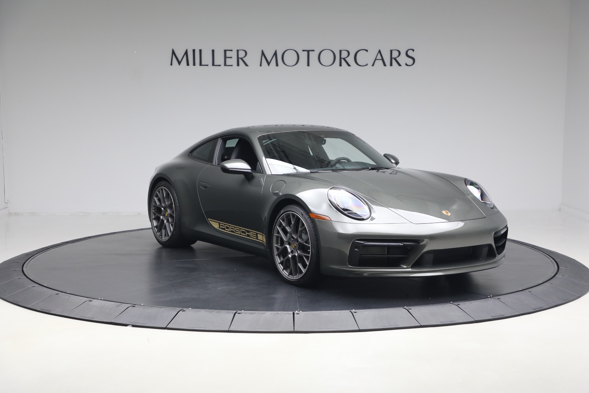 Used-2022-Porsche-911-Carrera