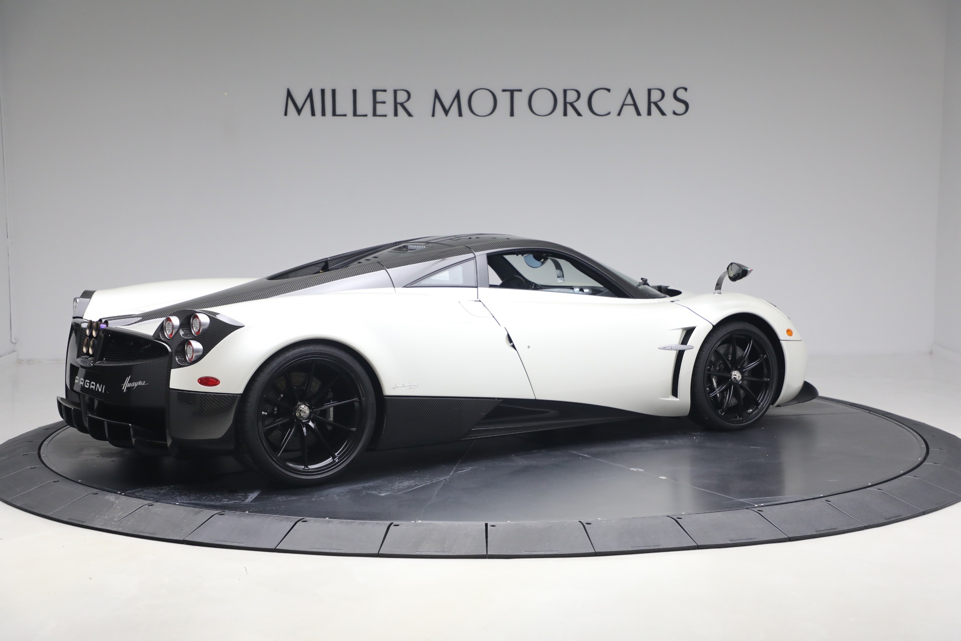 Used-2014-Pagani-Huayra-Tempesta