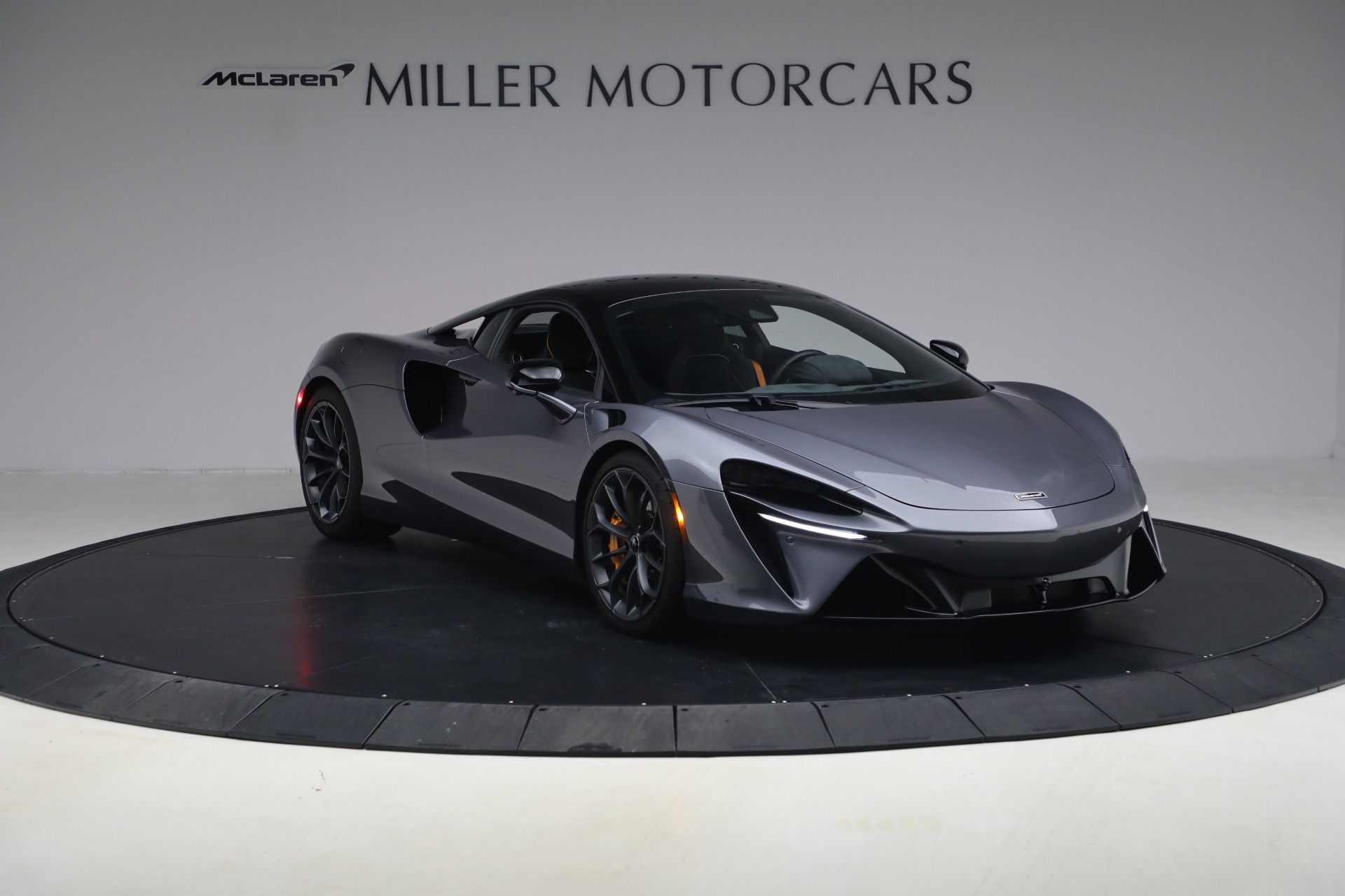 Used-2024-McLaren-Artura-Performance