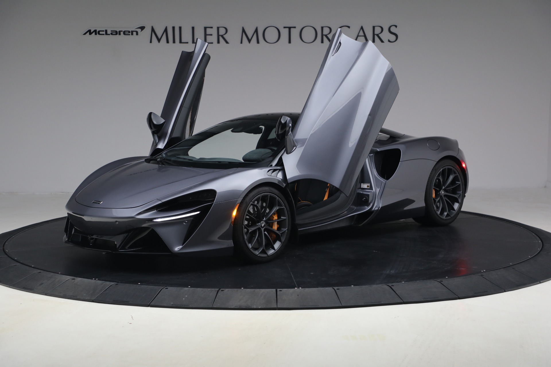 Used-2024-McLaren-Artura-Performance