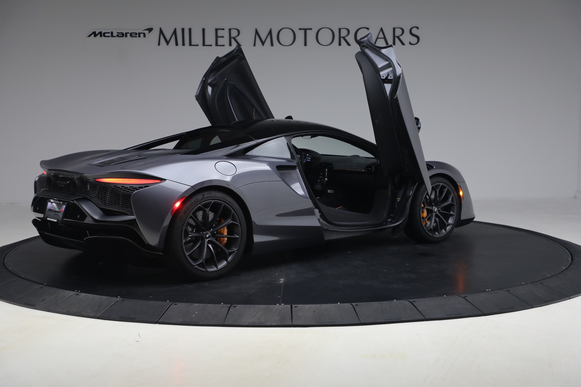 Used-2024-McLaren-Artura-Performance