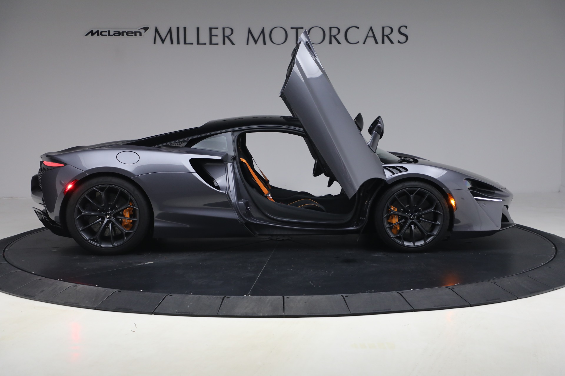 Used-2024-McLaren-Artura-Performance