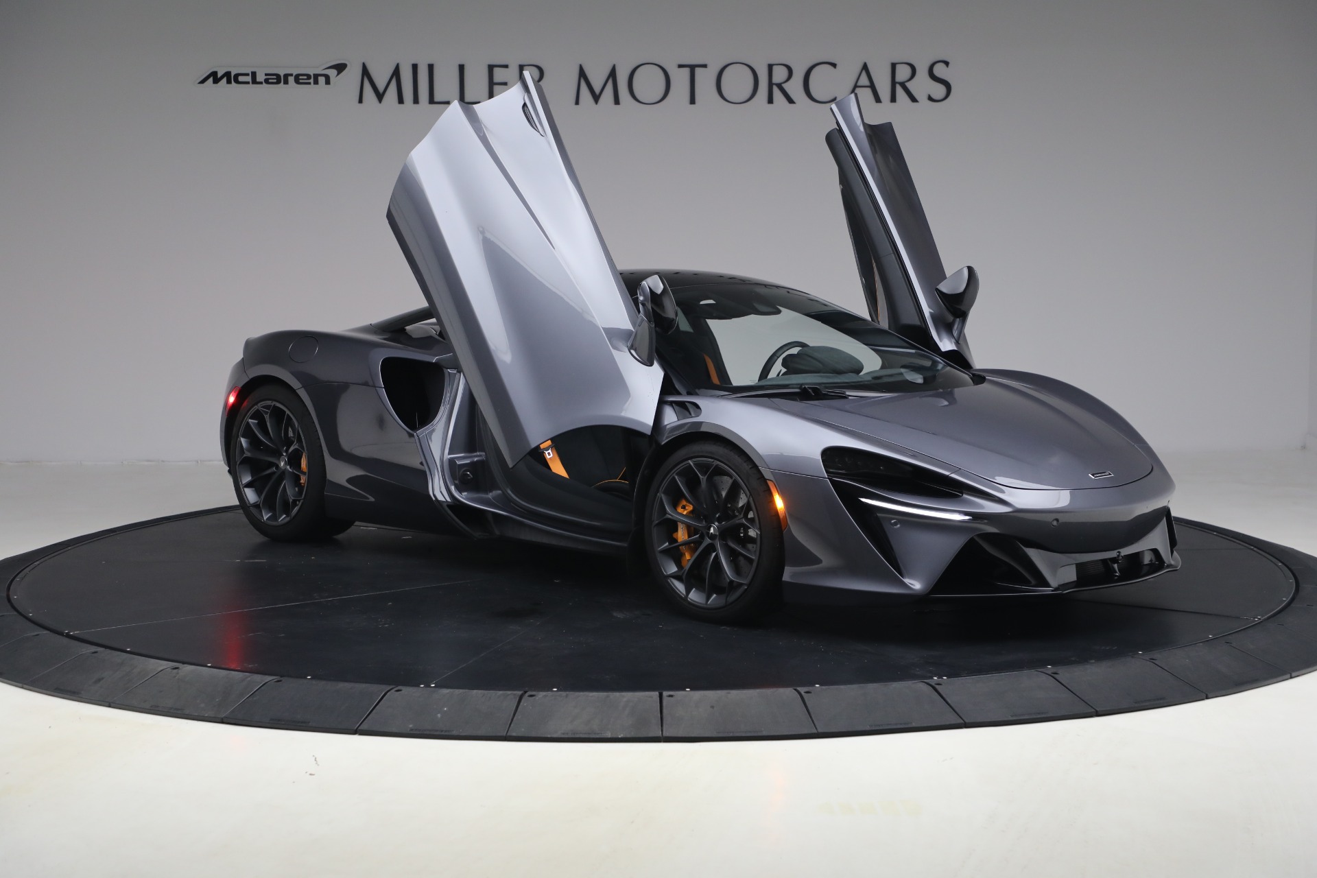 Used-2024-McLaren-Artura-Performance