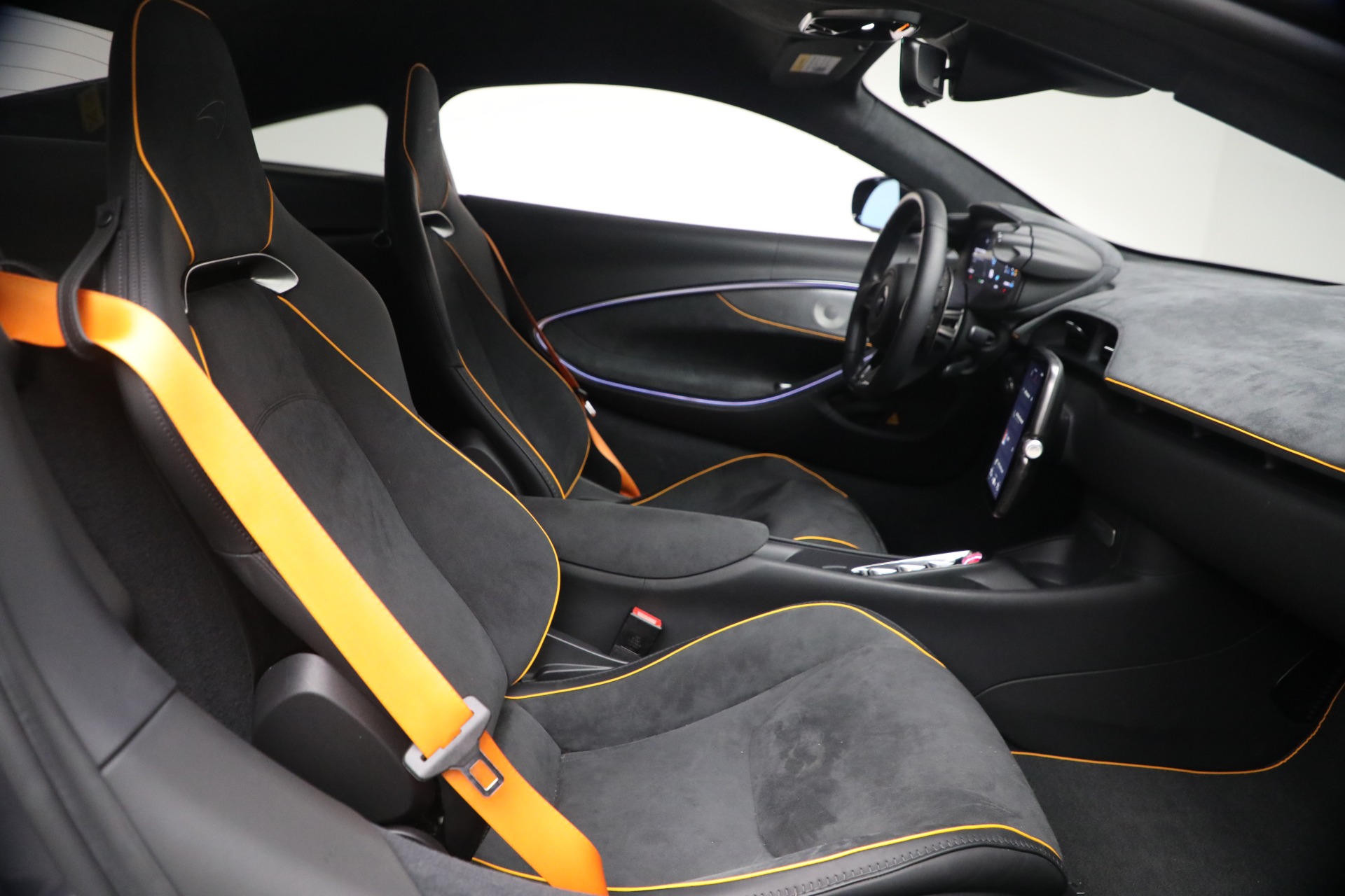 Used-2024-McLaren-Artura-Performance