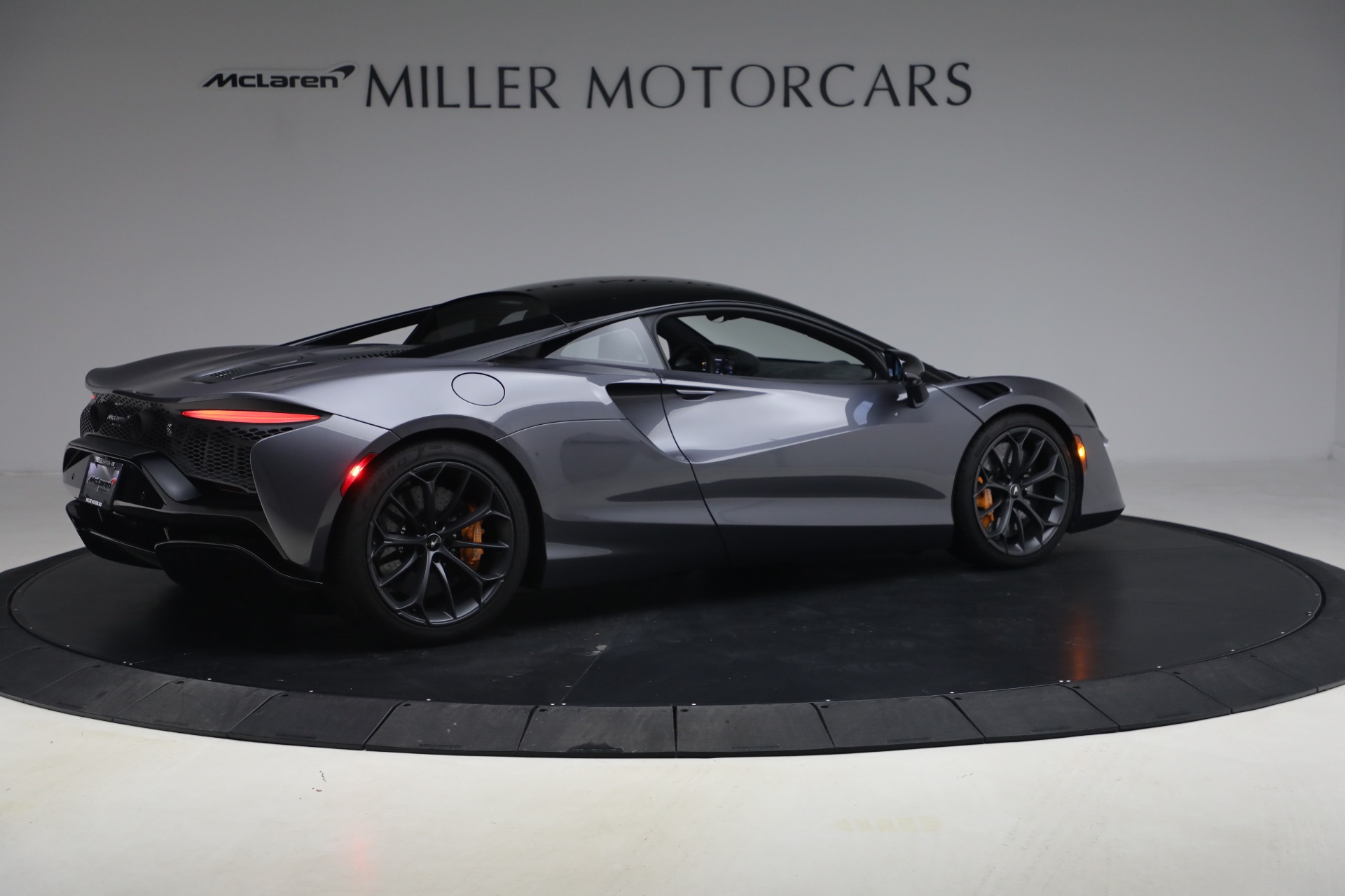 Used-2024-McLaren-Artura-Performance