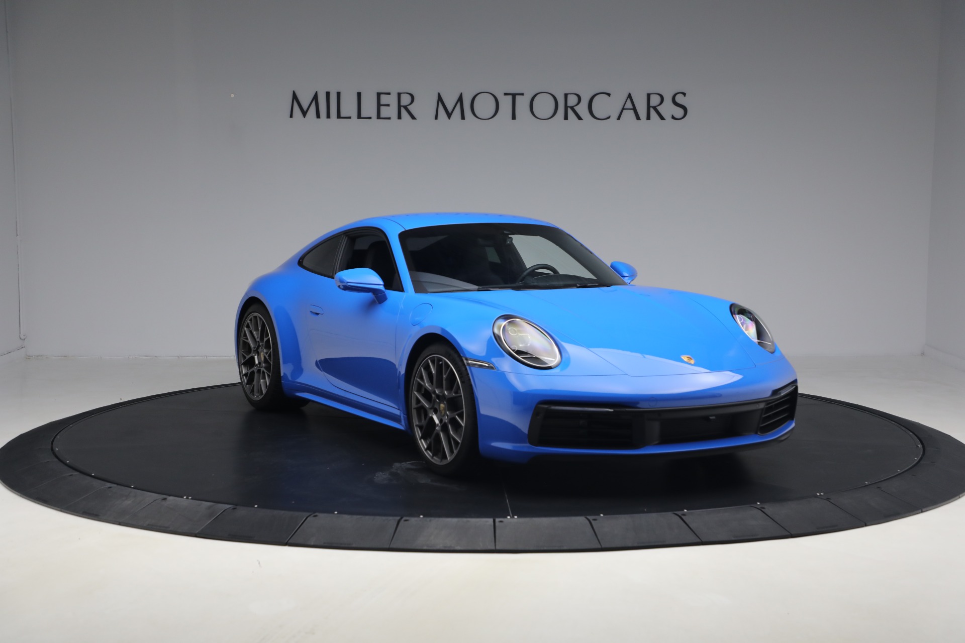 Used-2024-Porsche-911-Carrera