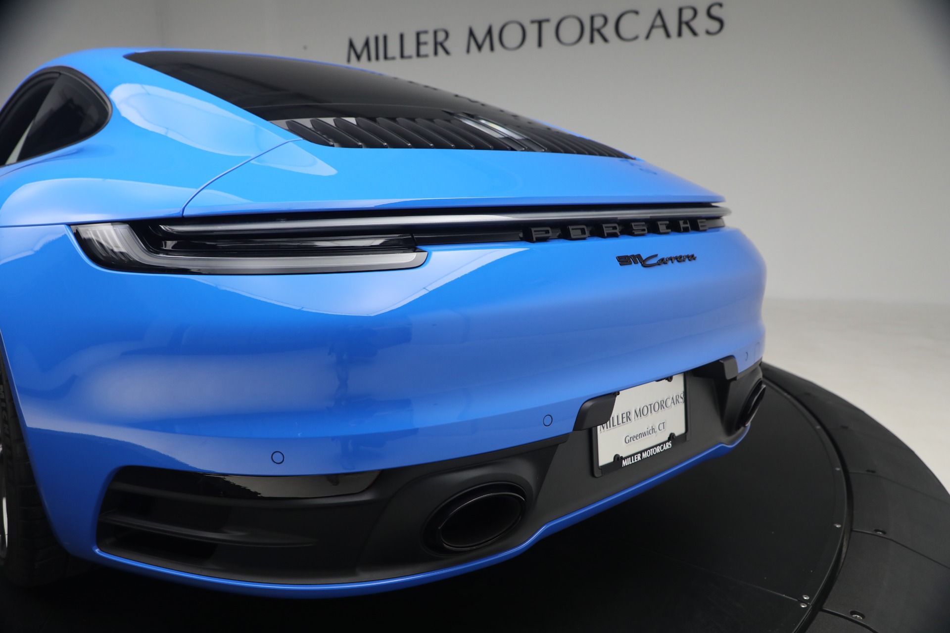 Used-2024-Porsche-911-Carrera